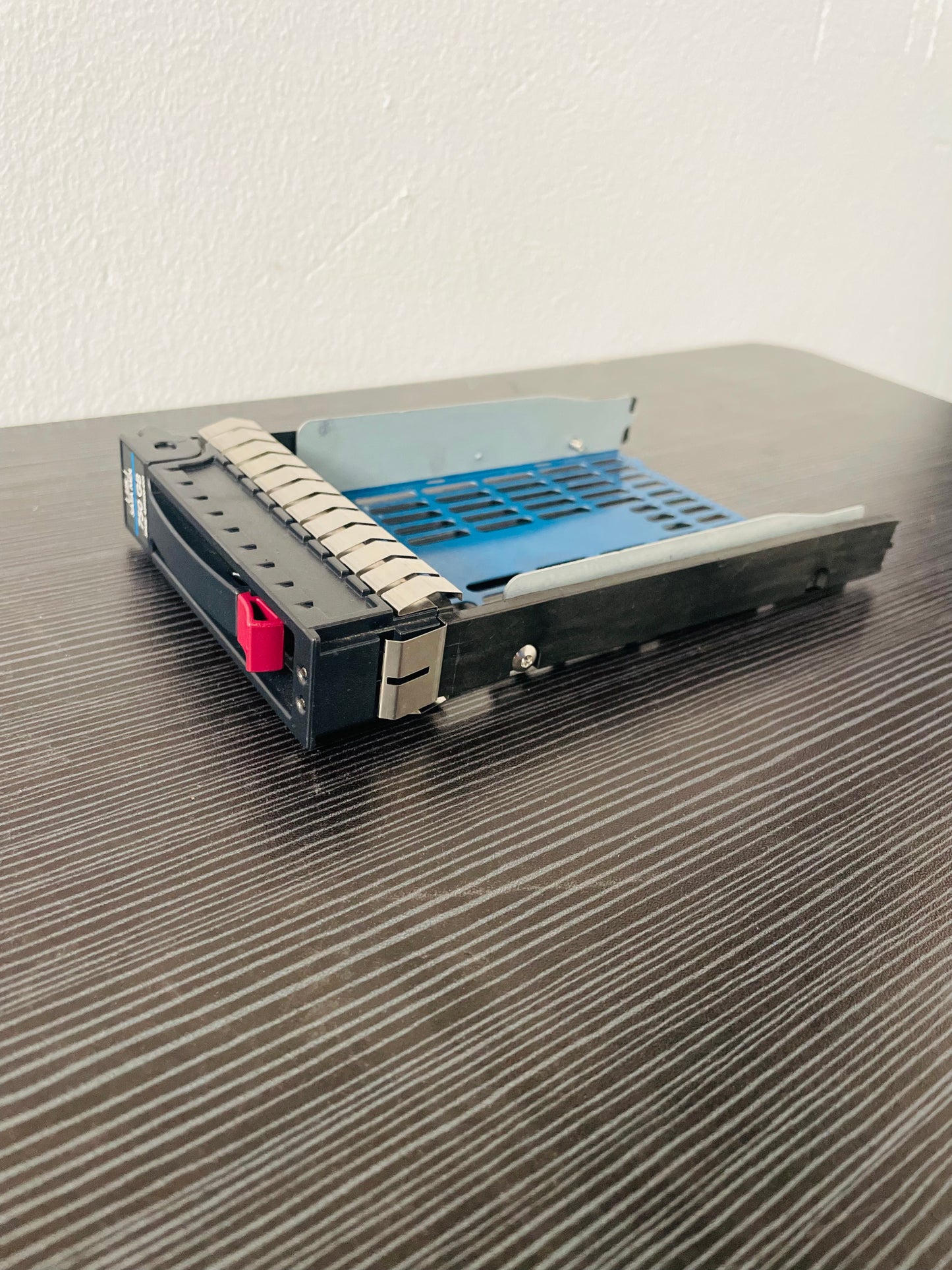 HP 464507-001 3.5 Inch SAS/SATA Hard Drive Caddy Tray – Pre-Owned