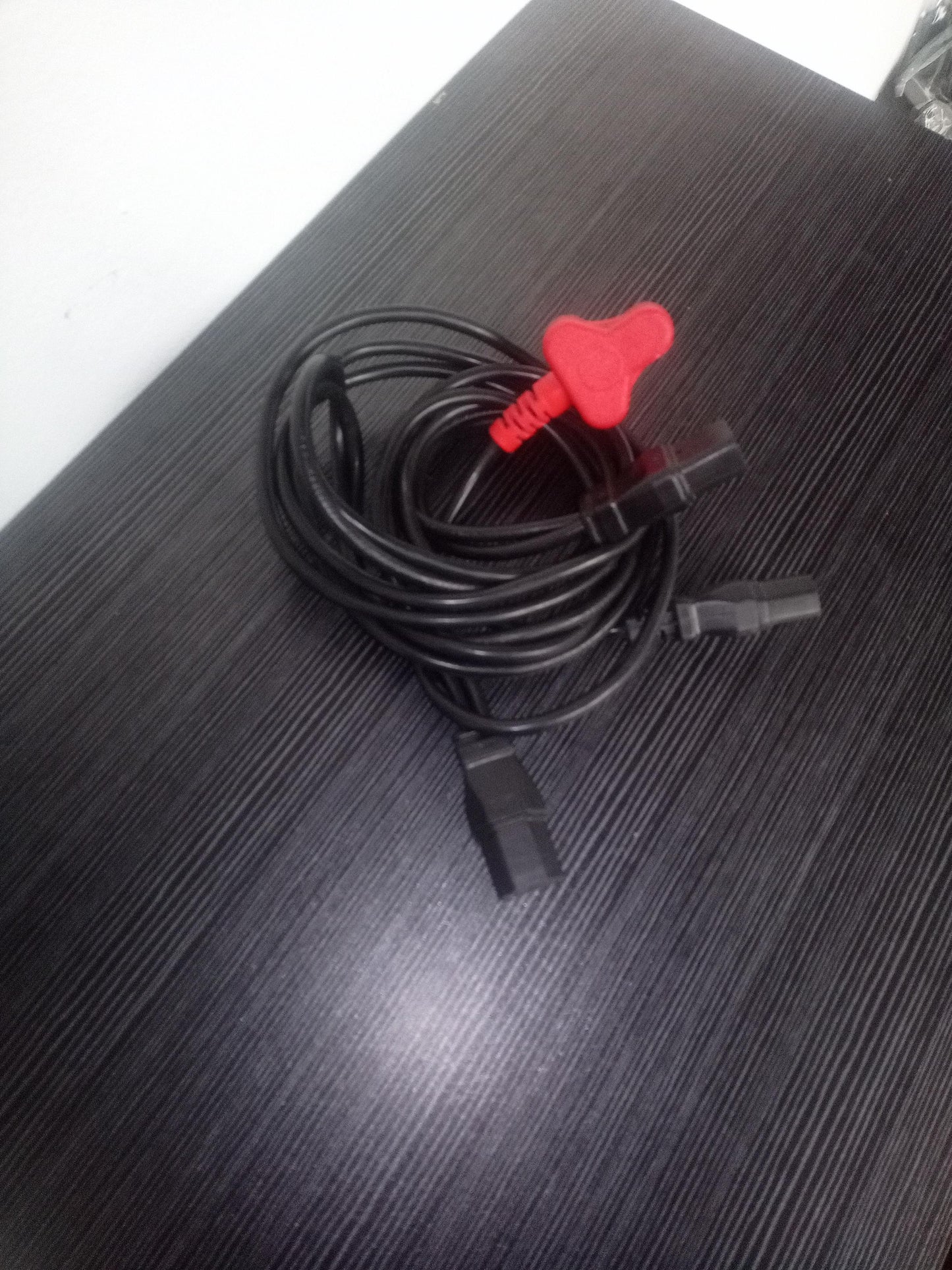3 Way IEC Power Cable – Pre-Owned