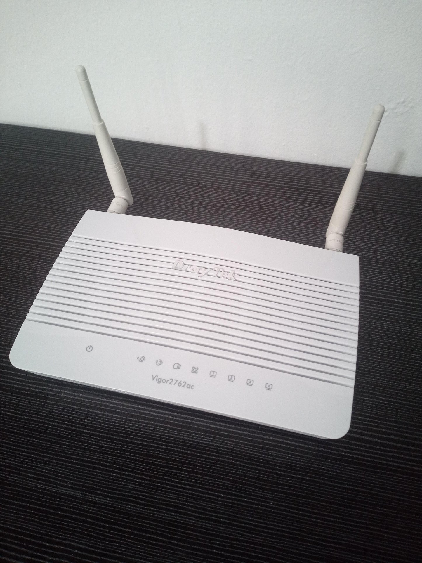 DrayTek Vigor2762ac Dual-WAN VDSL2/ADSL2+ AC1200 VPN Firewall Router Only – Pre-Owned