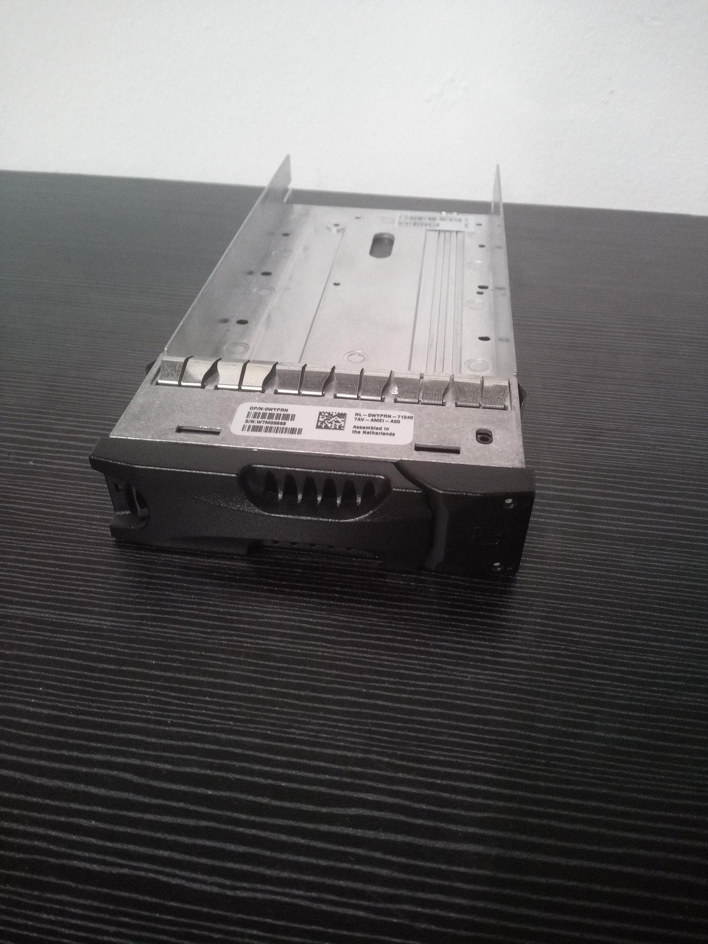 Dell EqualLogic 0983691-03 SAS Hard Drive Caddy Tray for PS4000 / PS5000 / PS6000 – Pre-Owned