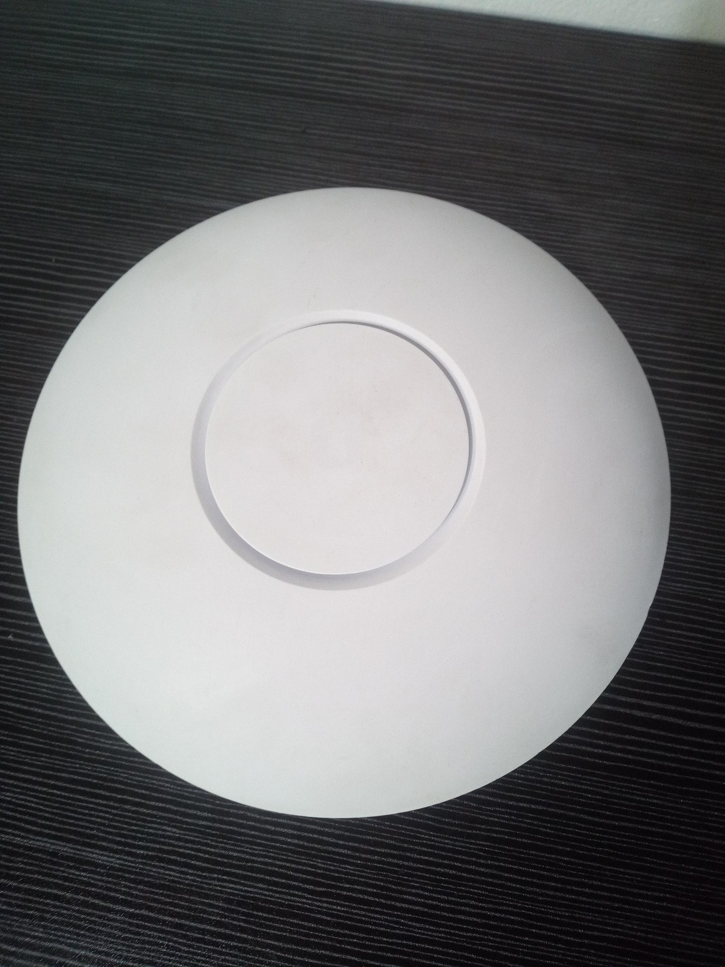 Ubiquiti UniFi UAP-AC-Pro Access Point Without Mounting Brackets – Pre-Owned