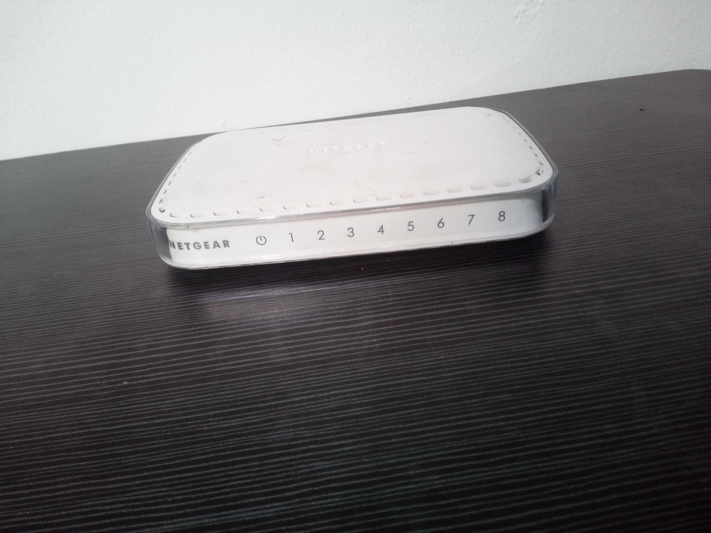 Netgear FS608v3 8-Port 10/100 Fast Ethernet Unmanaged Switch – Pre-Owned