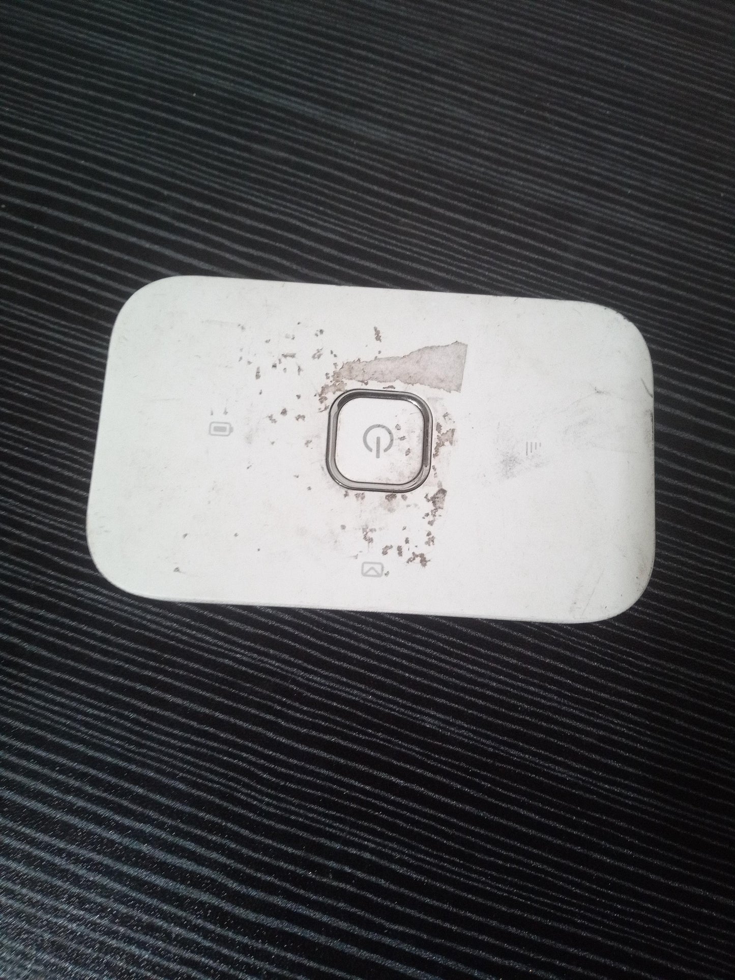 Vodafone Mobile Wi-Fi R218 4G LTE WiFi Router – No Battery – Pre-Owned