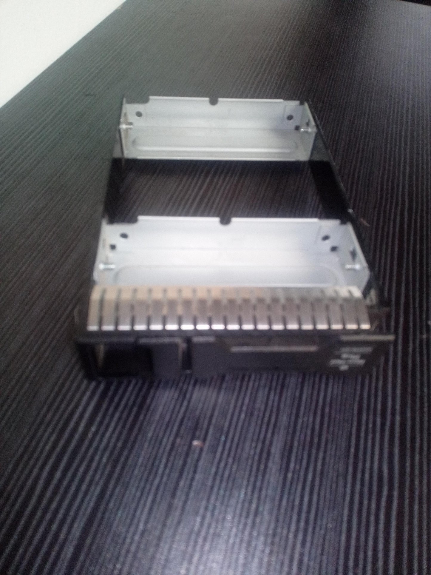 HP 652998-001 3.5 Inch SAS/SATA Hard Drive Caddy Tray – Pre-Owned