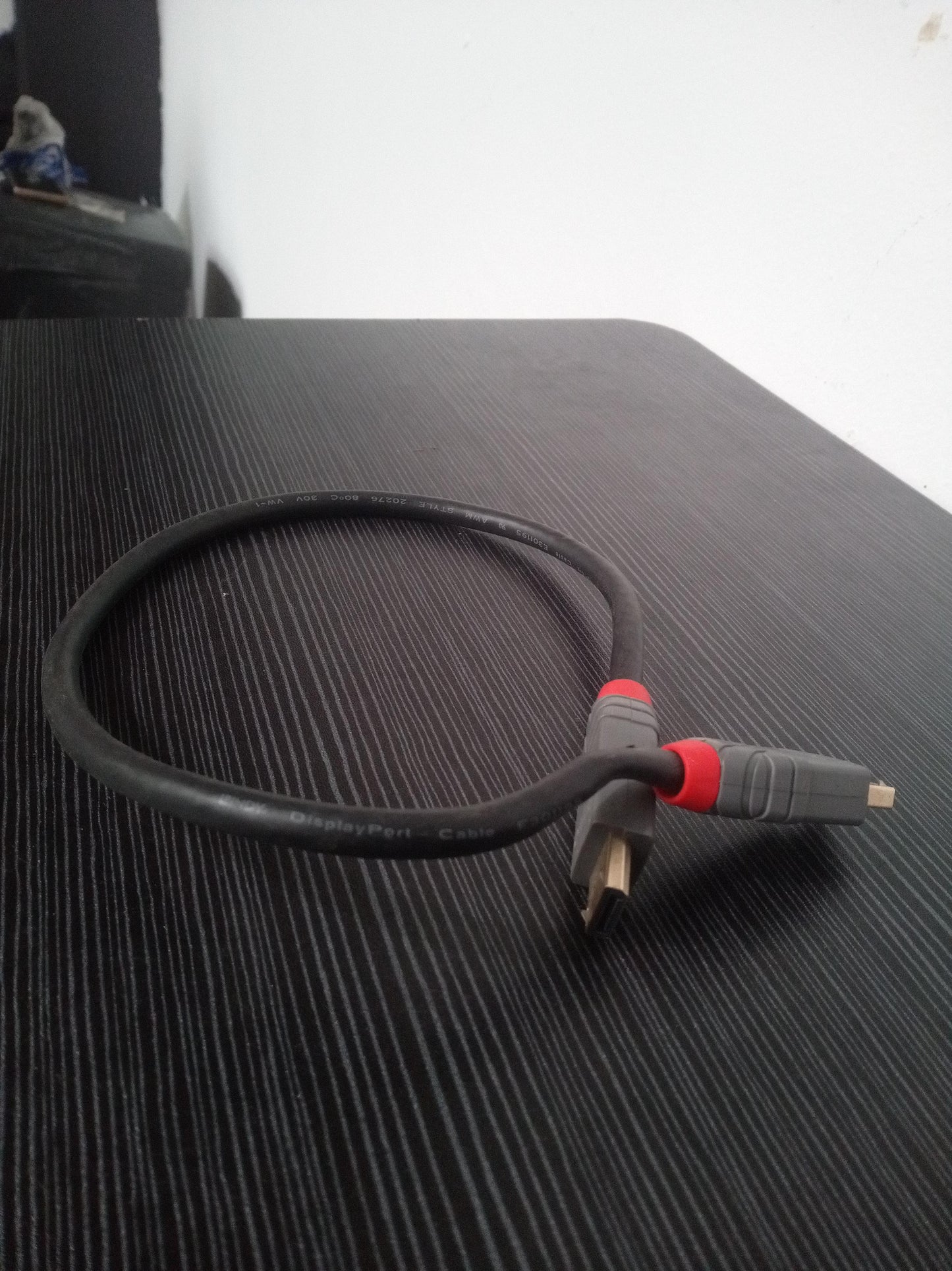 DisplayPort to DisplayPort Cable – Pre-Owned