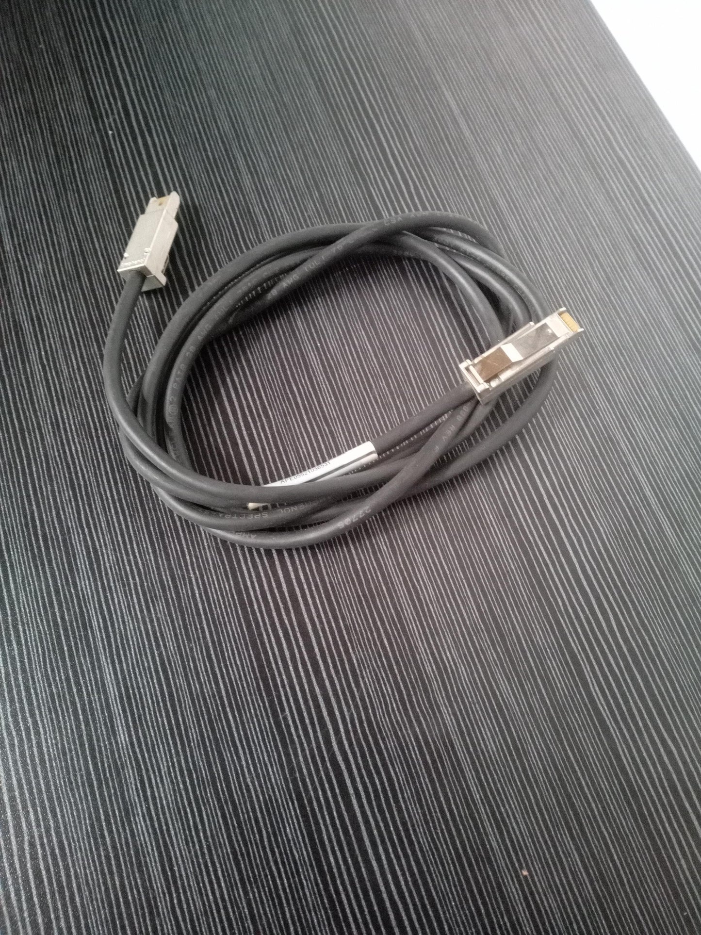 Amphenol 038-003-103 HSSDC2 to HSSDC2 Fibre Channel Cable 2 Metre – Pre-Owned
