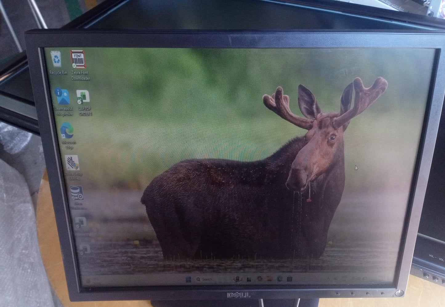 Dell P1917S 19 Inch LED Monitor – HDMI, DisplayPort, VGA – No Power Cables - Used