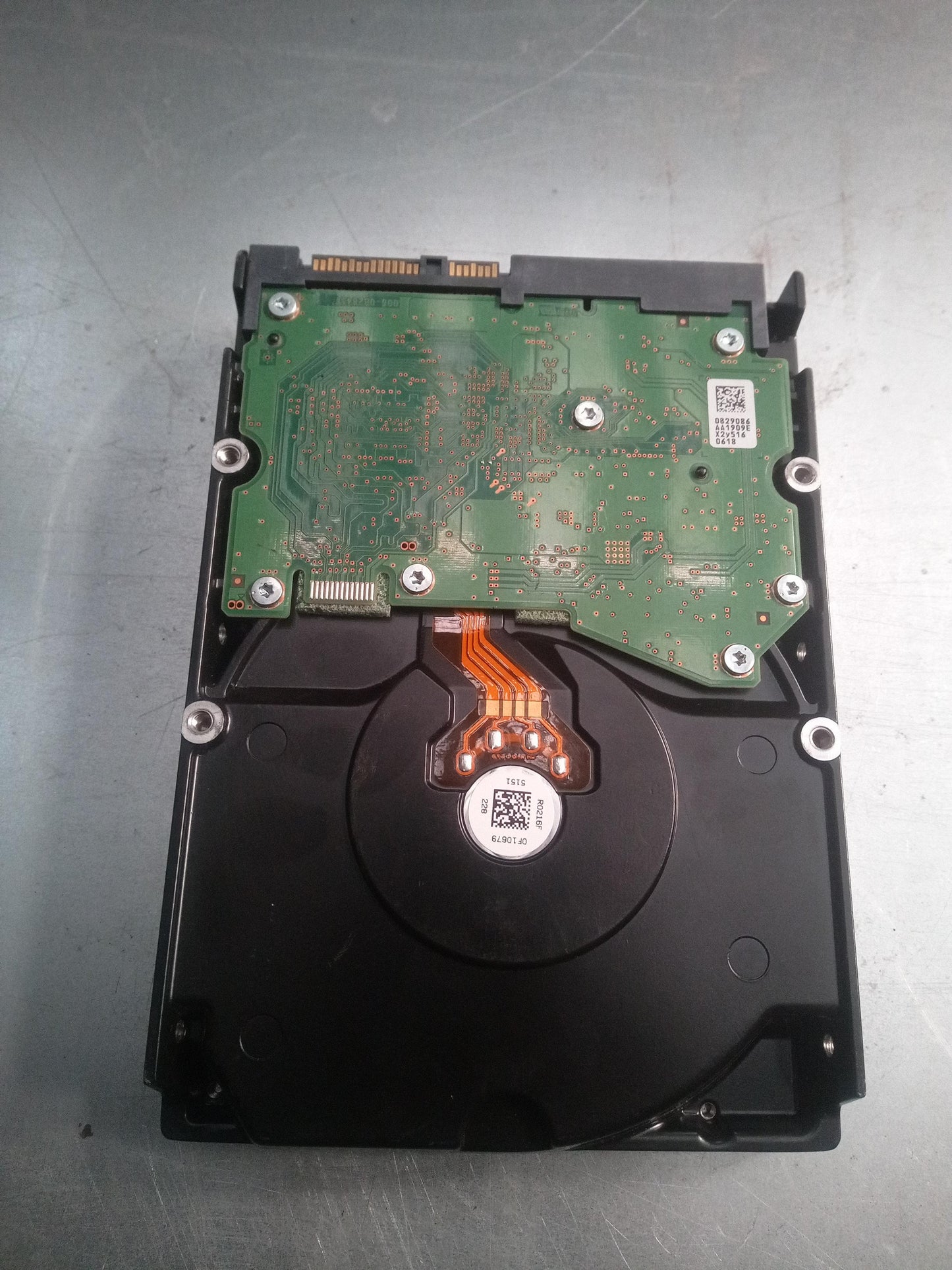 HGST HUS724040ALS640 3.5 Inch 4TB 7.2K RPM 6Gb/s SAS Hard Drive – Refurb