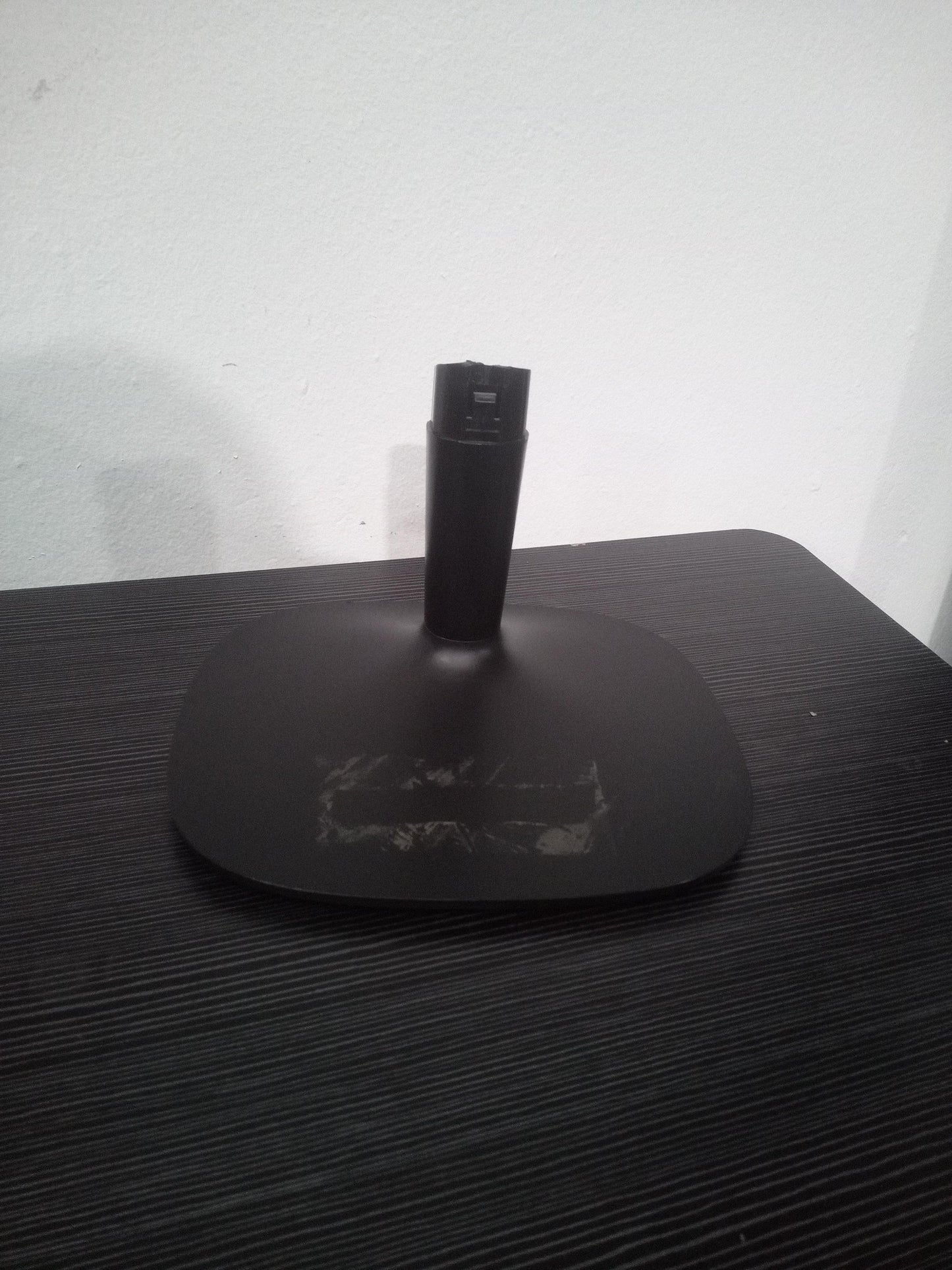 M35 Monitor Stand Base for 16–20 Inch Monitors – Pre-Owned