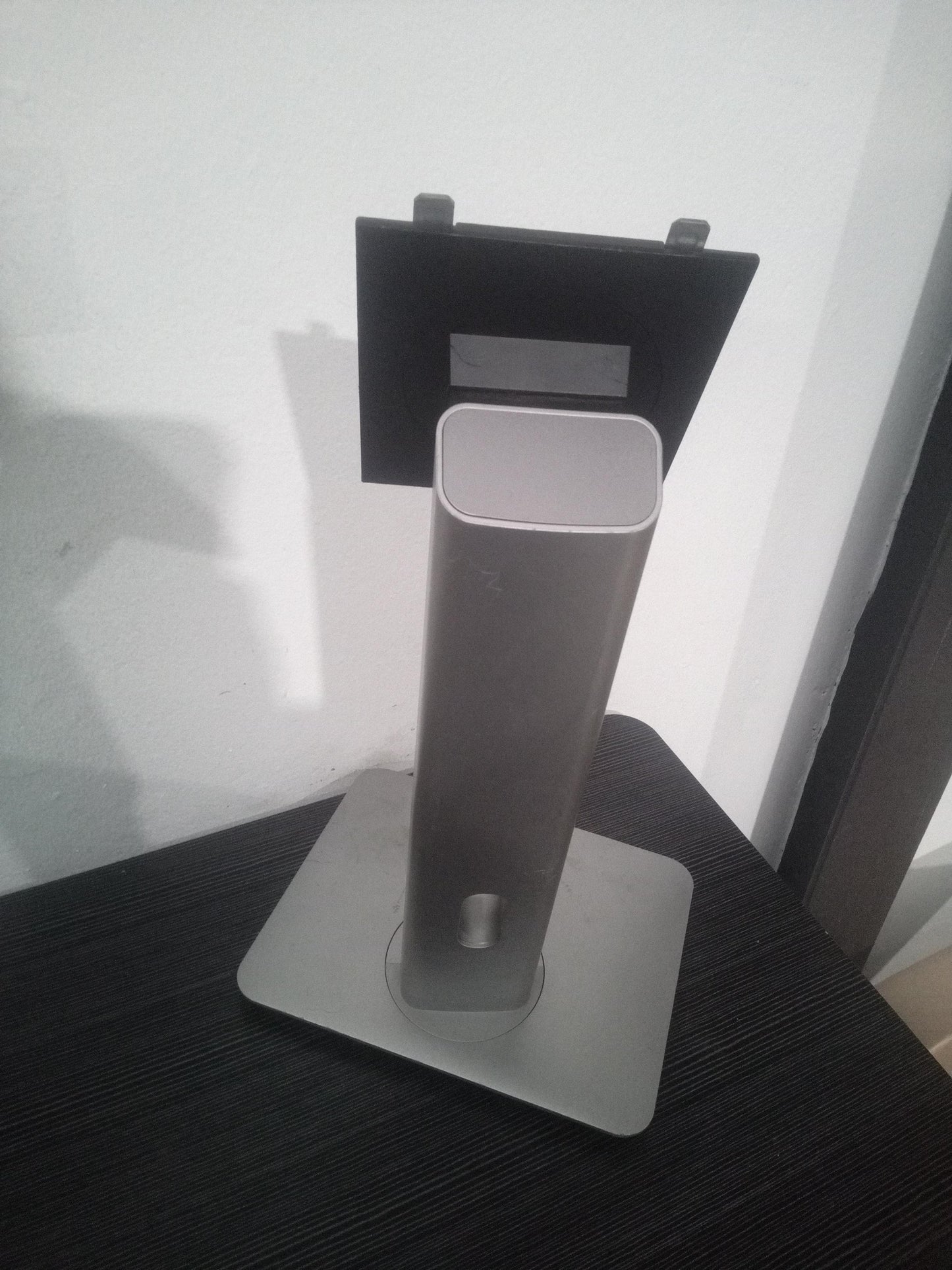 Dell P2214HB & P2414HB Monitor Stand – Pre-Owned