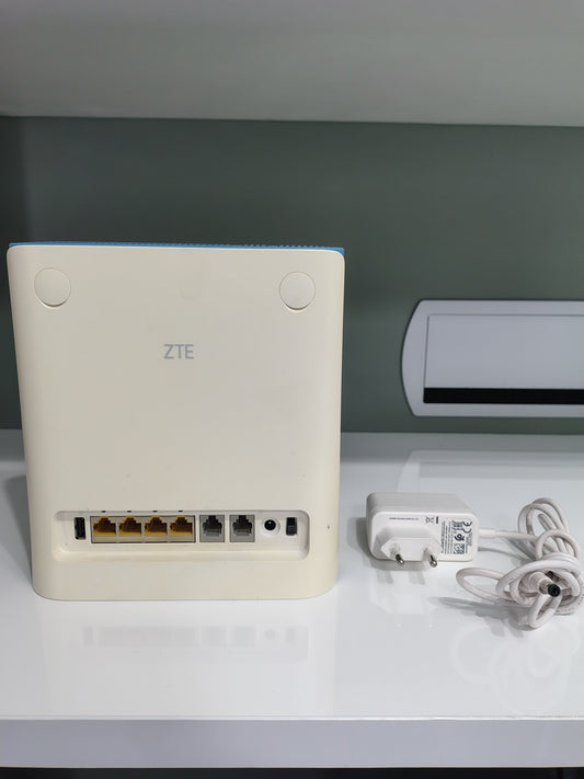 ZTE 4G WIRELESS ROUTER - MF286C - Used