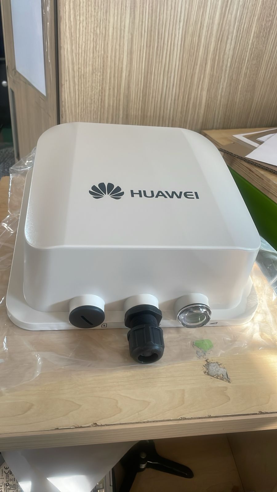 Huawei B2338-168 FDD/TD-LTE Outdoor Internet Modem/Router – New