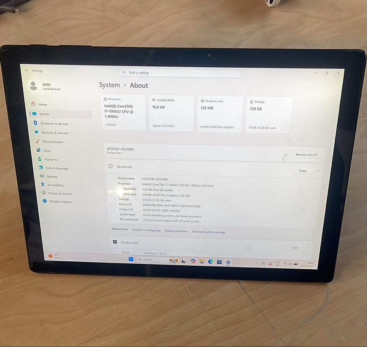 Microsoft Surface Pro 7 12.3 Inch Tablet – Intel Core i7-1065G7 – 16GB LPDDR4x RAM – 256GB SSD – Win11Home – No Power Adapter – Used