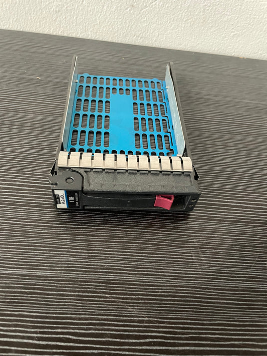 HP 464507-002 3.5 Inch SAS/SATA Hot-Pluggable Hard Drive Tray Caddy – Pre-Owned