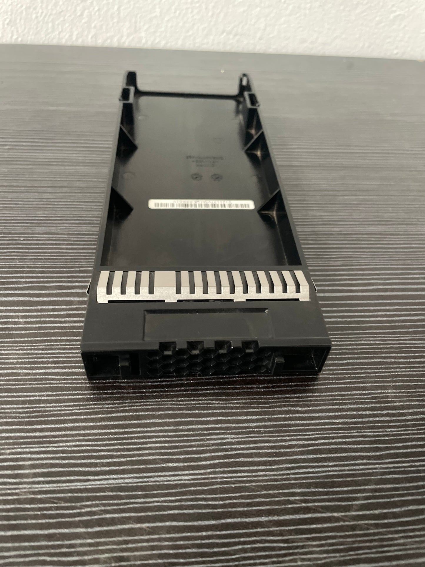 Fujitsu DKBA80781425 2.5 Inch Hard Drive Blank Filler for Eternus DX80 S2 – Pre-Owned