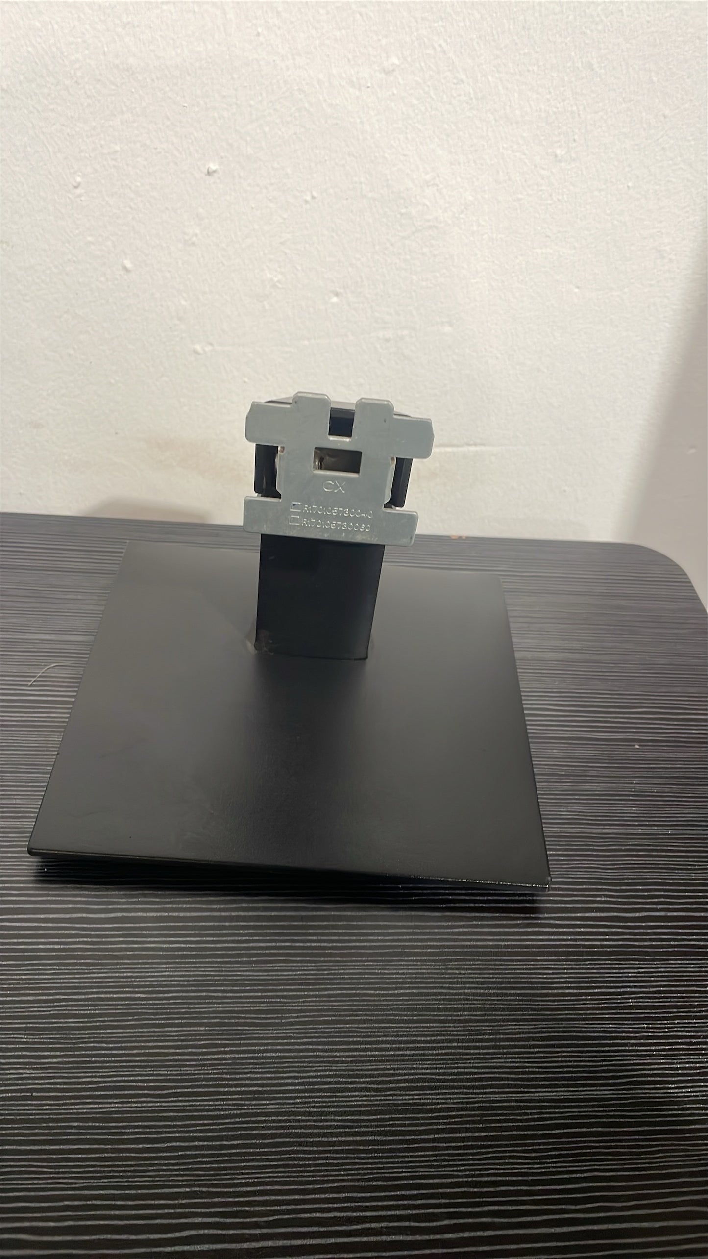 HP P22 G4 R170105730040 & R170105730060 Monitor Stand – Pre-Owned