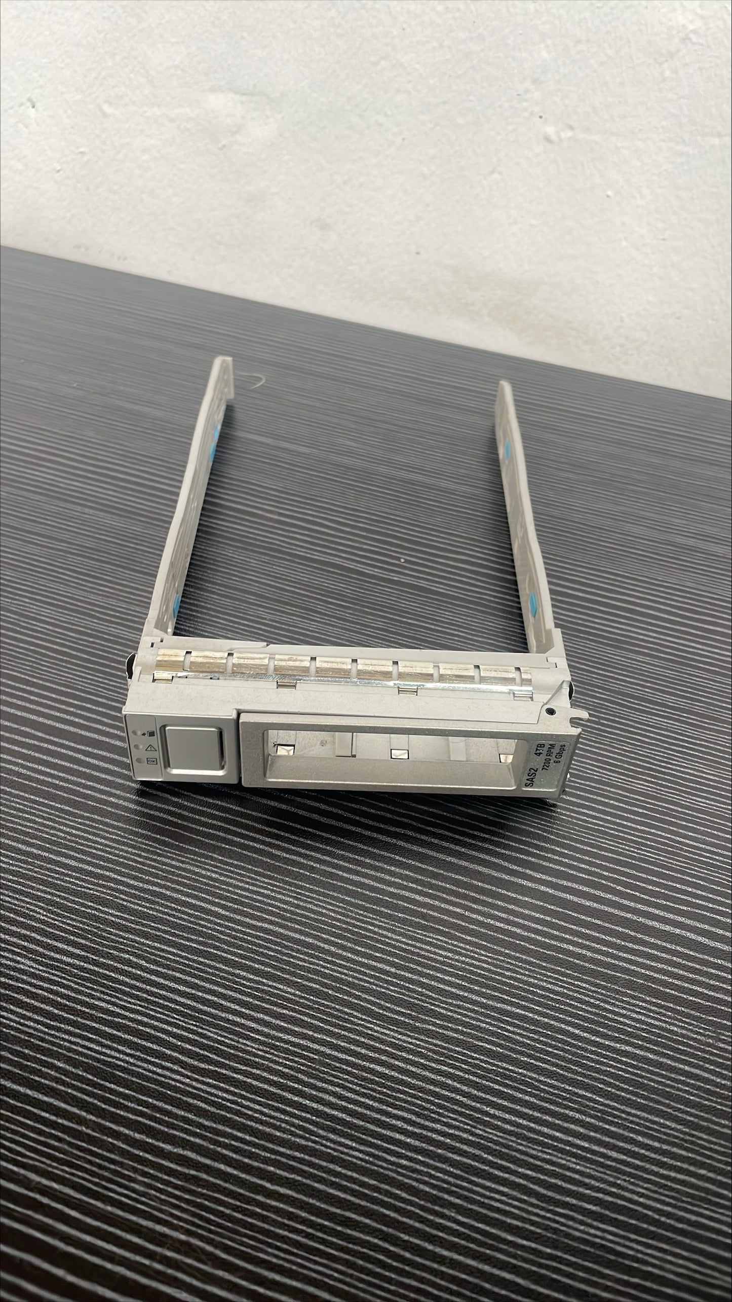 Sun Foxconn 350-1386-04 3.5 Inch SAS Hard Drive Caddy Tray – Pre-Owned