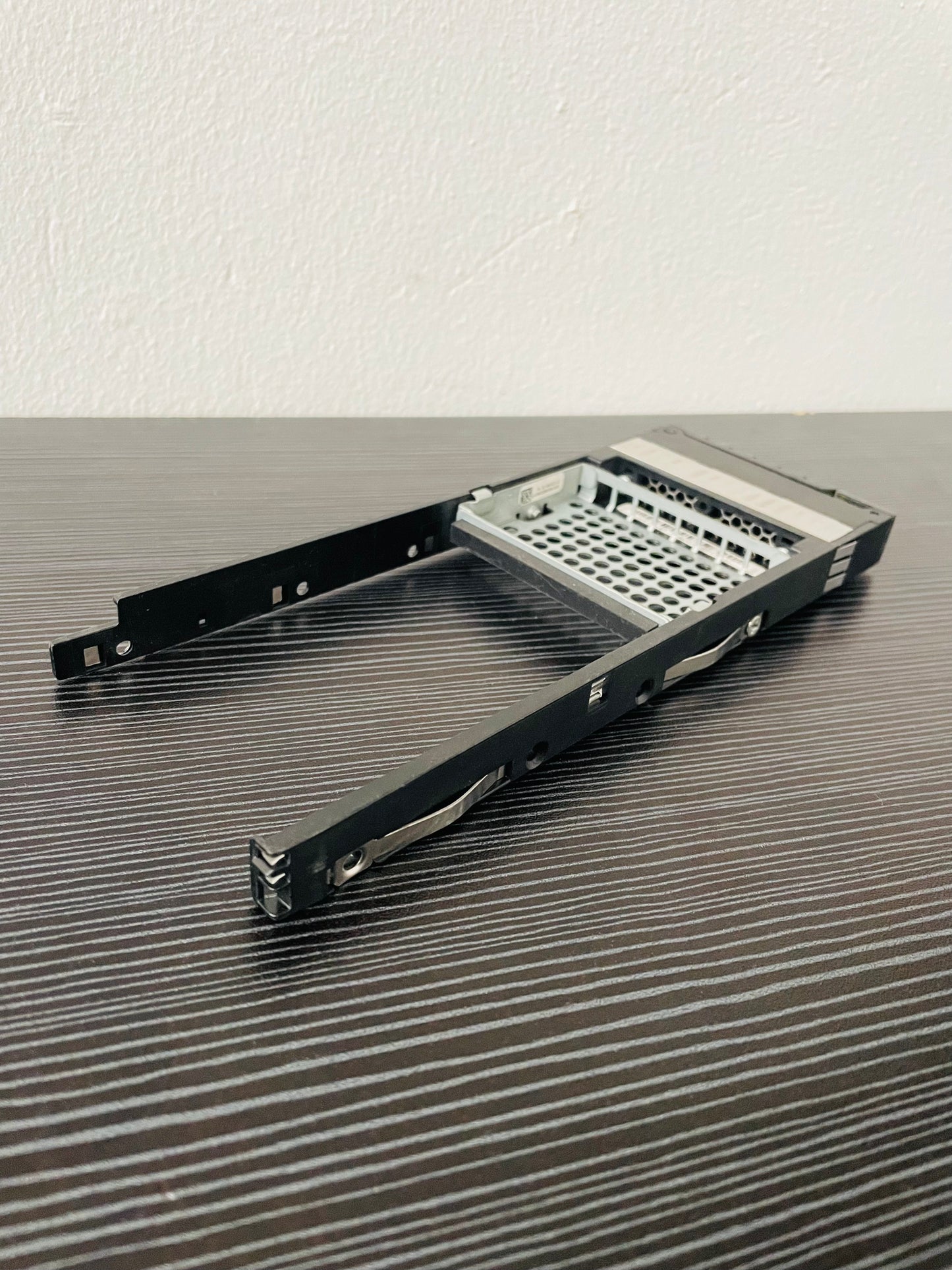 Huawei 21123168 2.5 Inch HDD Caddy Tray for OceanStor 5300 5600 6800 V3 – Pre-Owned
