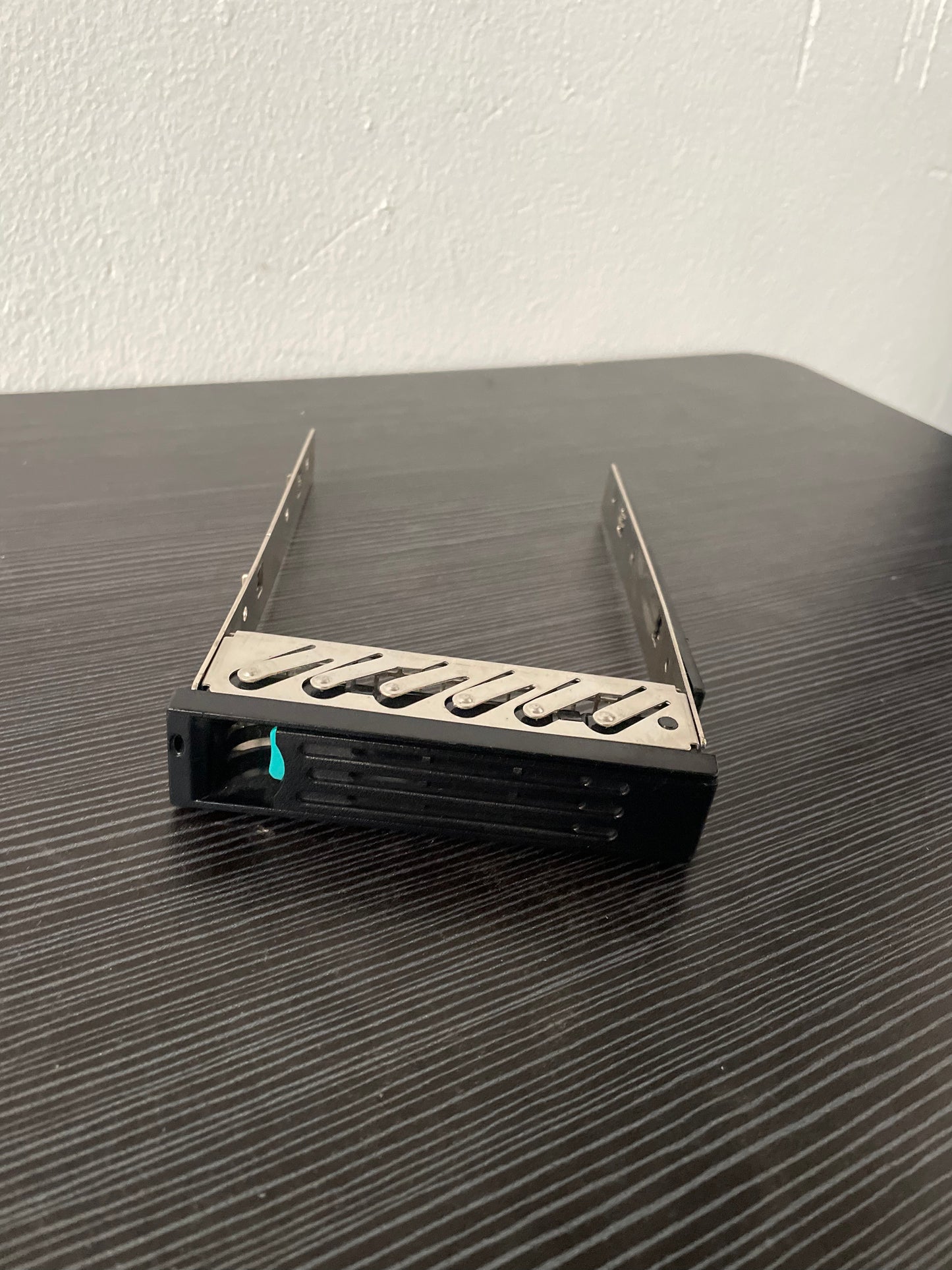 Intel C82439-001 3.5 Inch Rack Hard Drive Tray Caddy – Pre-Owned