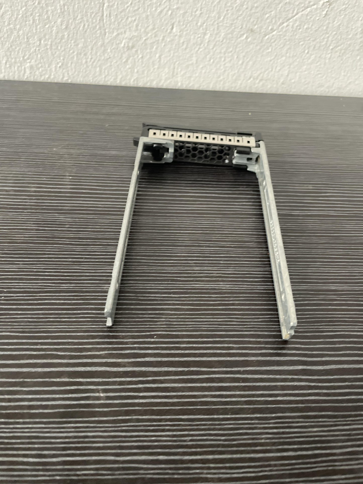 343C30200008 2.5 Inch SAS/SATA Server Hard Drive Caddy Tray – Pre-Owned