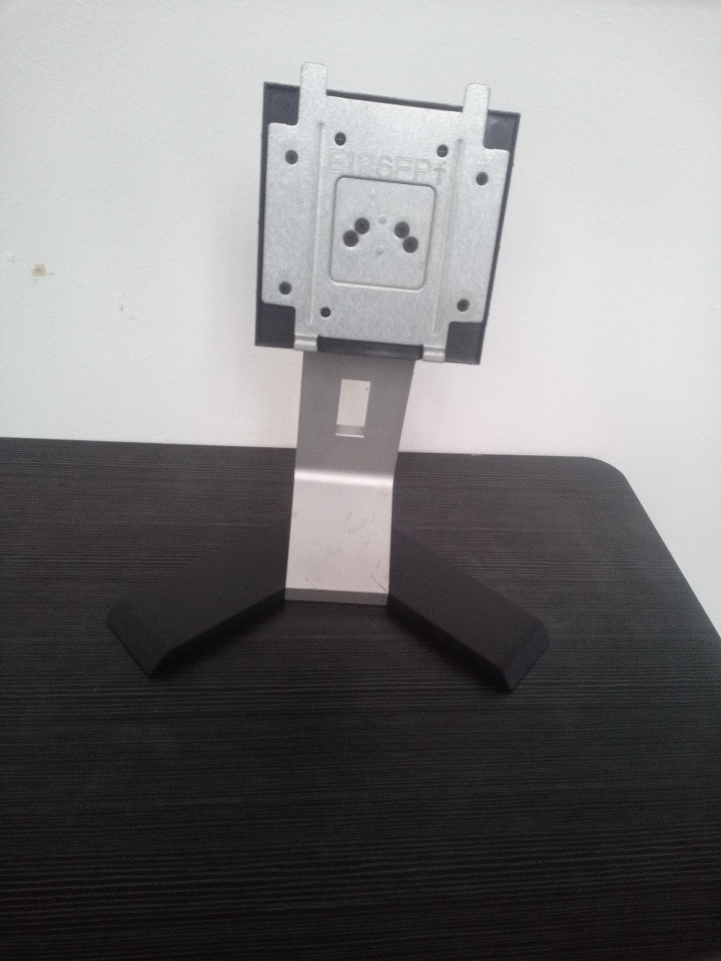 Dell E196FPf Monitor Stand – Pre-Owned