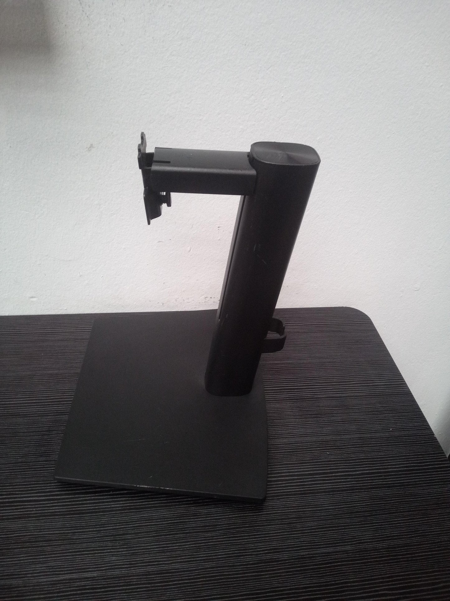 Dell E2222HS, E2422HS & E2424HS Monitor Stand – Pre-Owned