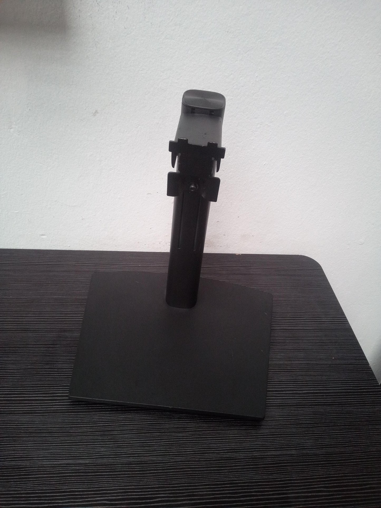 Dell E2222HS, E2422HS & E2424HS Monitor Stand – Pre-Owned