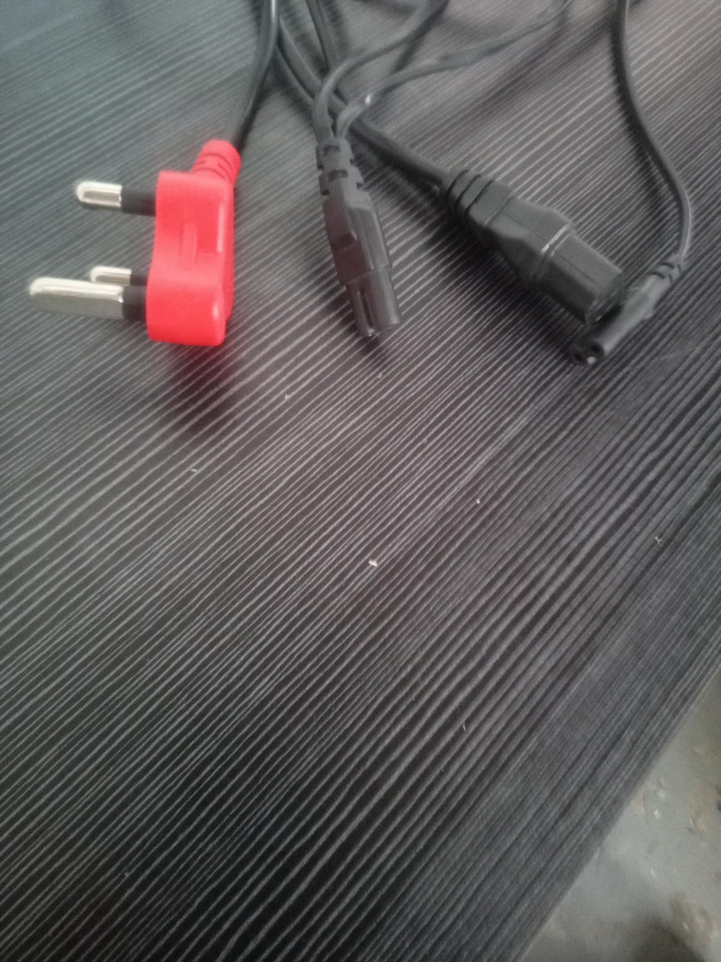 Power Cable 3 Way – 1 Kettle to 2 Figure 8 – Red – Pre-Owned