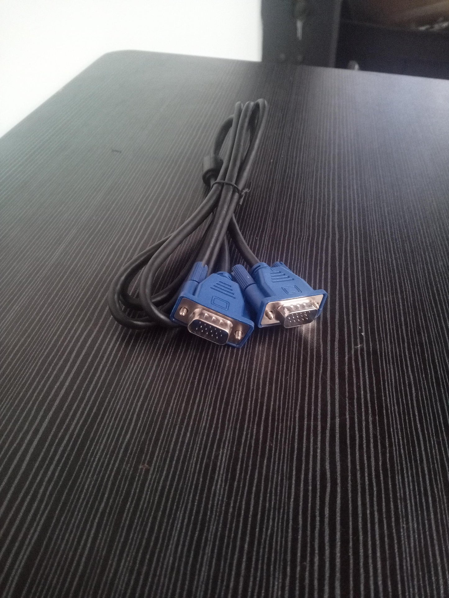 VGA (Male) to VGA (Male) Cable – Blue -  Pre-Owned