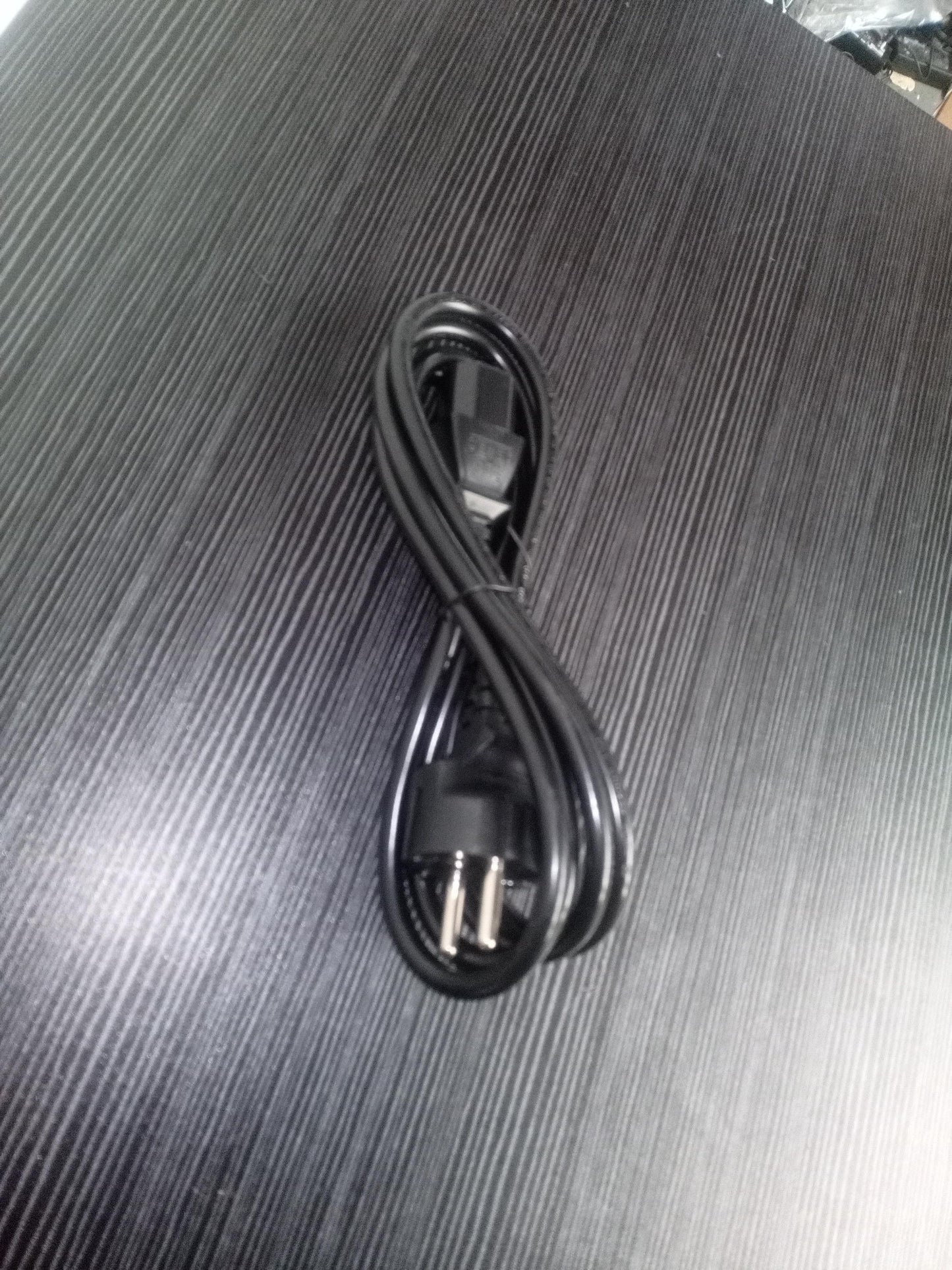 Power Cable Right Angled Schuko EU Plug to IEC C13 Black – Pre-Owned