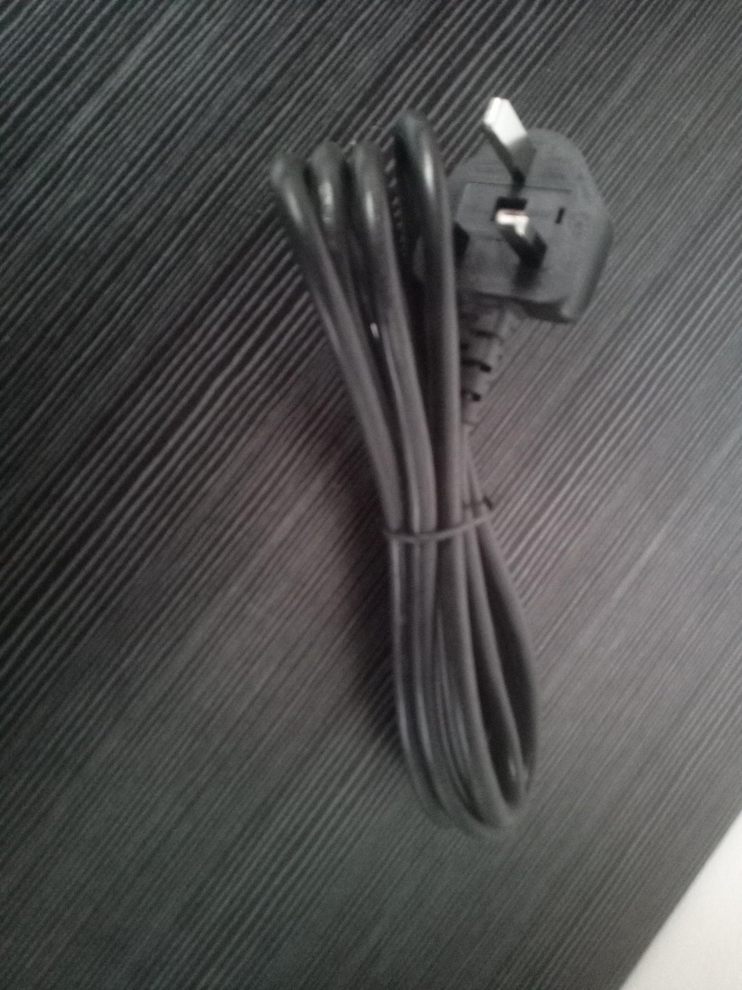 UK IEC C13 to BS1363 Power Cable – Pre-Owned