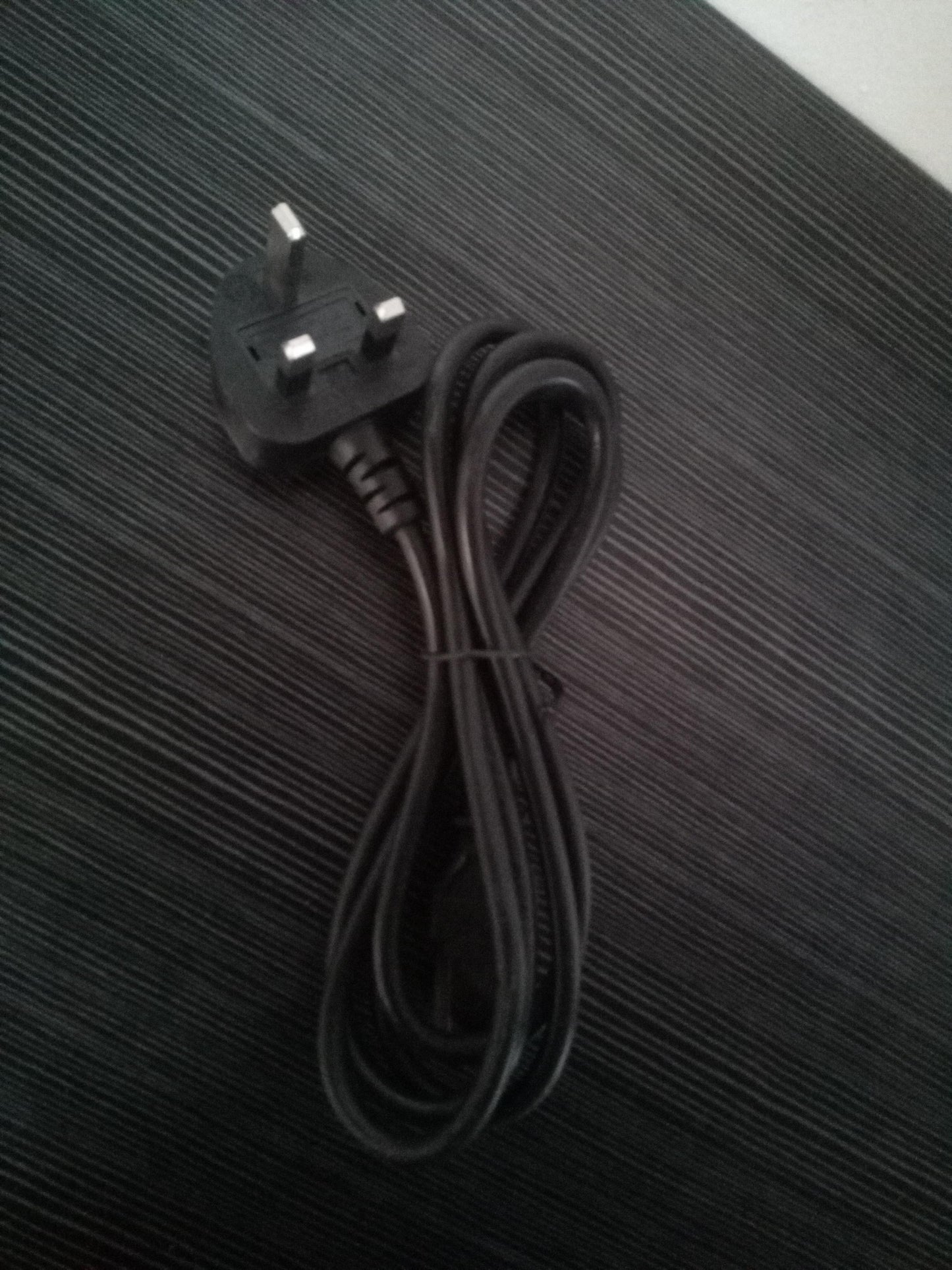 UK IEC C13 to BS1363 Power Cable – Pre-Owned