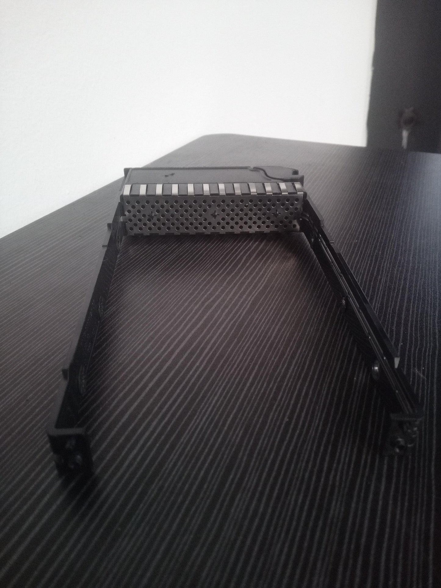 HP 79-00000523 3.5 Inch Drive Caddy Tray Without Interposer – Pre-Owned