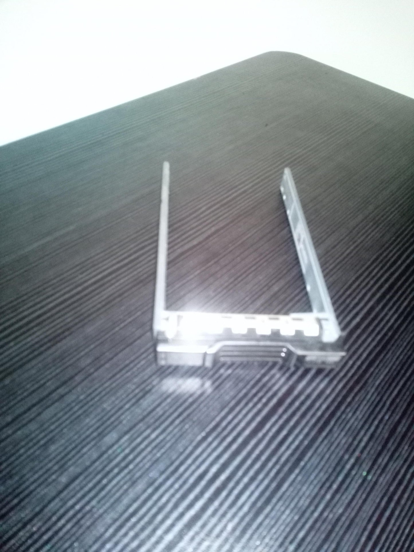 Dell 07D4F6 2.5 Inch SAS/SATA Hard Drive Tray Caddy – Pre-Owned