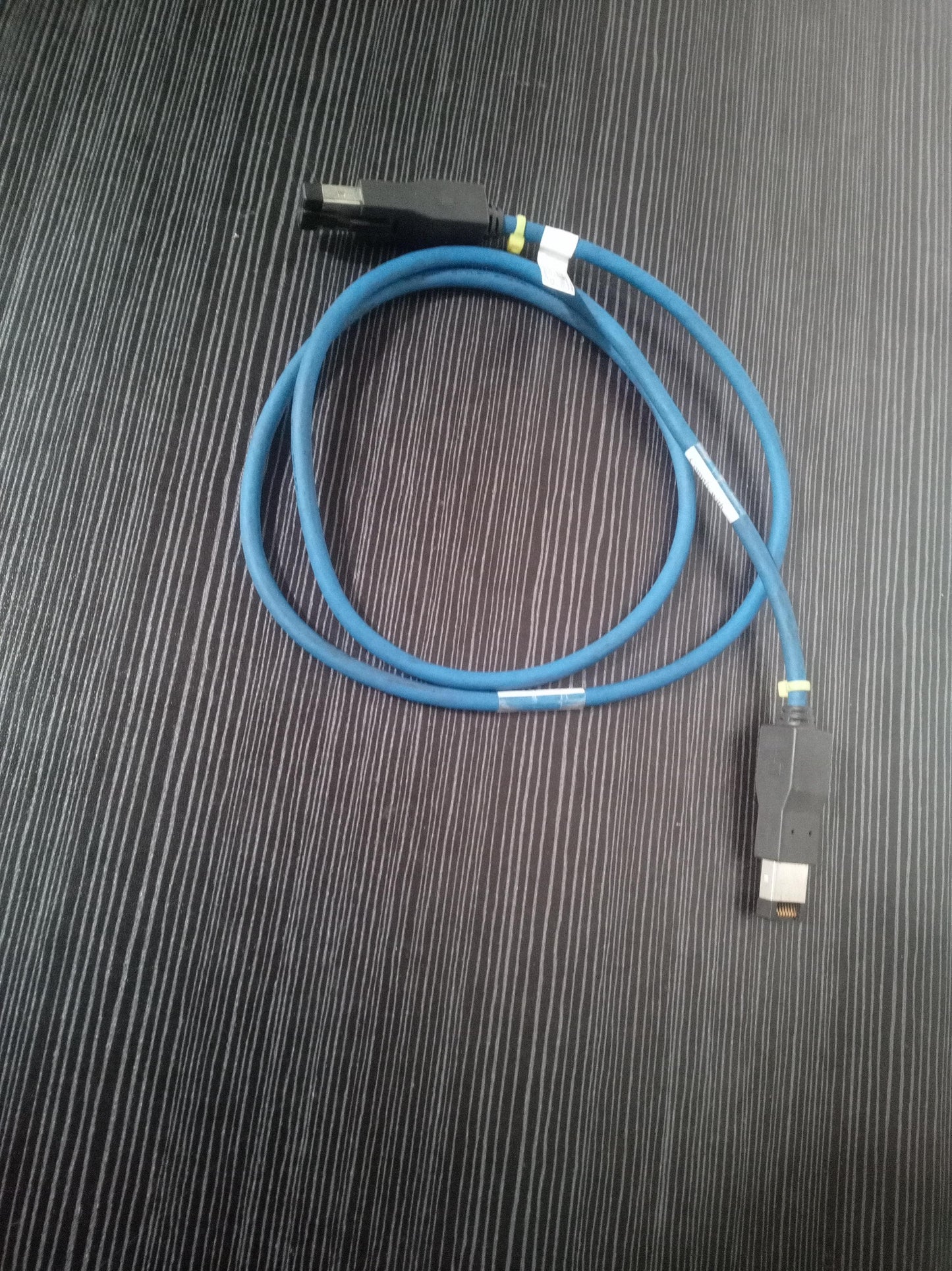 Hitachi 3272185-C Fibre Channel Cable Assembly 2Gbps 1m ENCCABLE – Pre-Owned