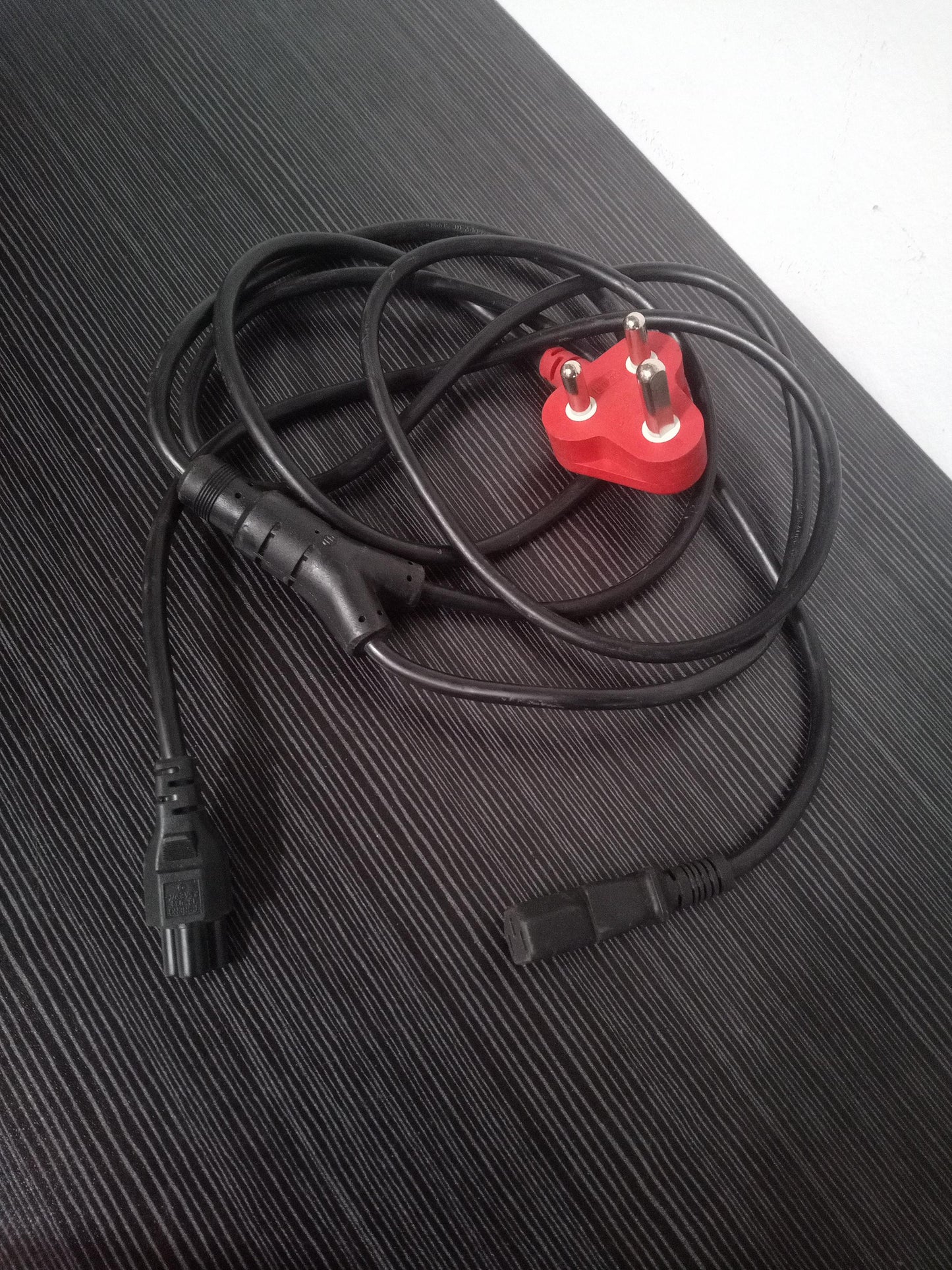IEC C13 to C5 Clover Power Cable – Red - Pre-Owned