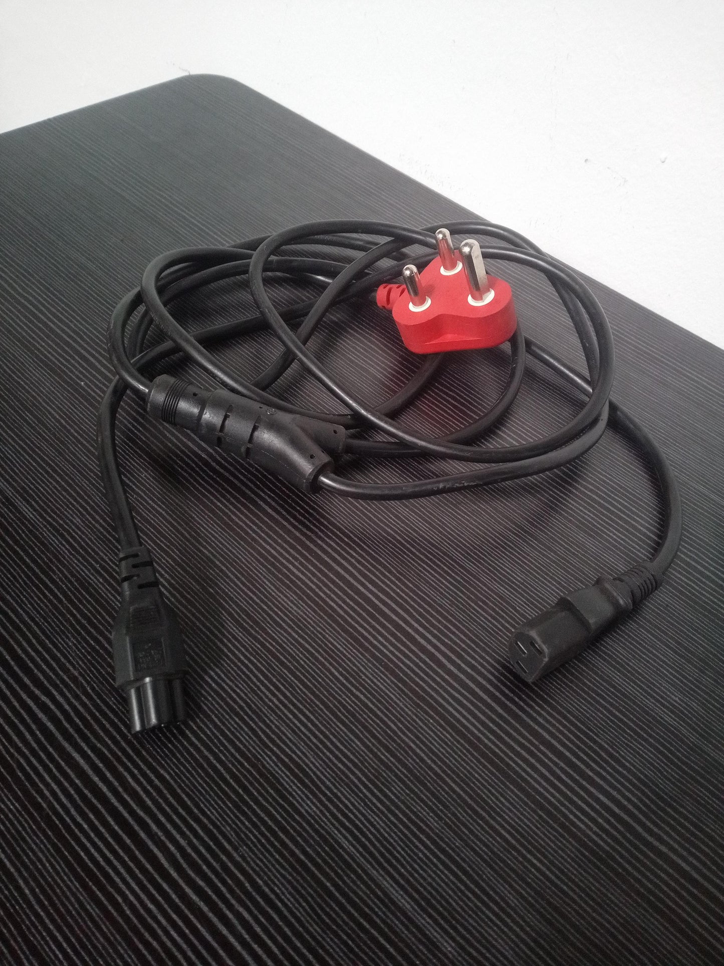 IEC C13 to C5 Clover Power Cable – Red - Pre-Owned