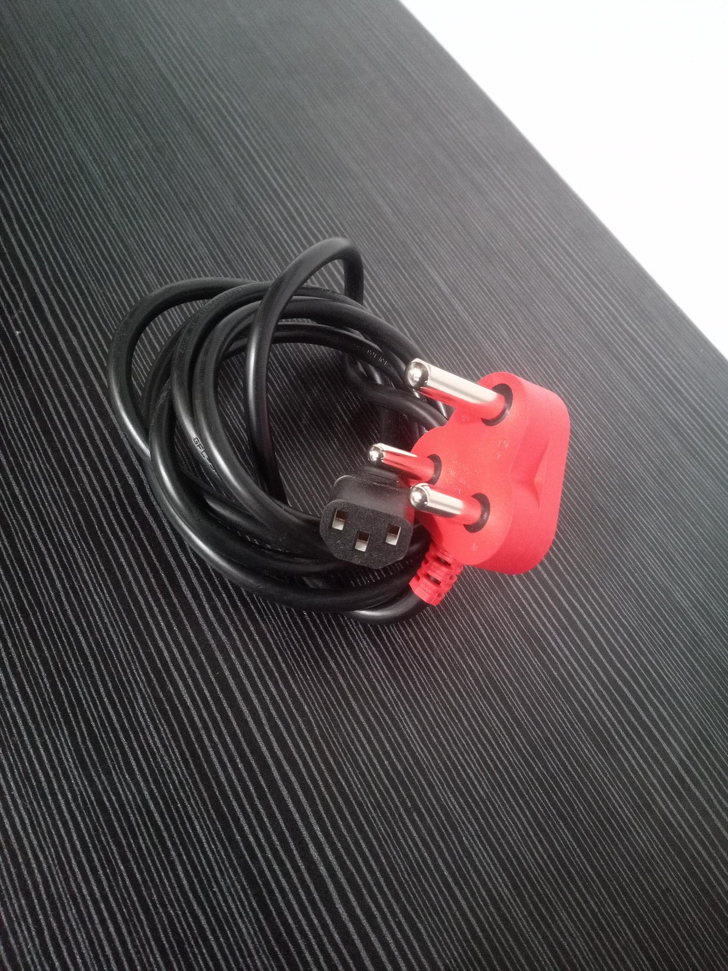Single Headed Dedicated Power Cable – Red - Pre-Owned