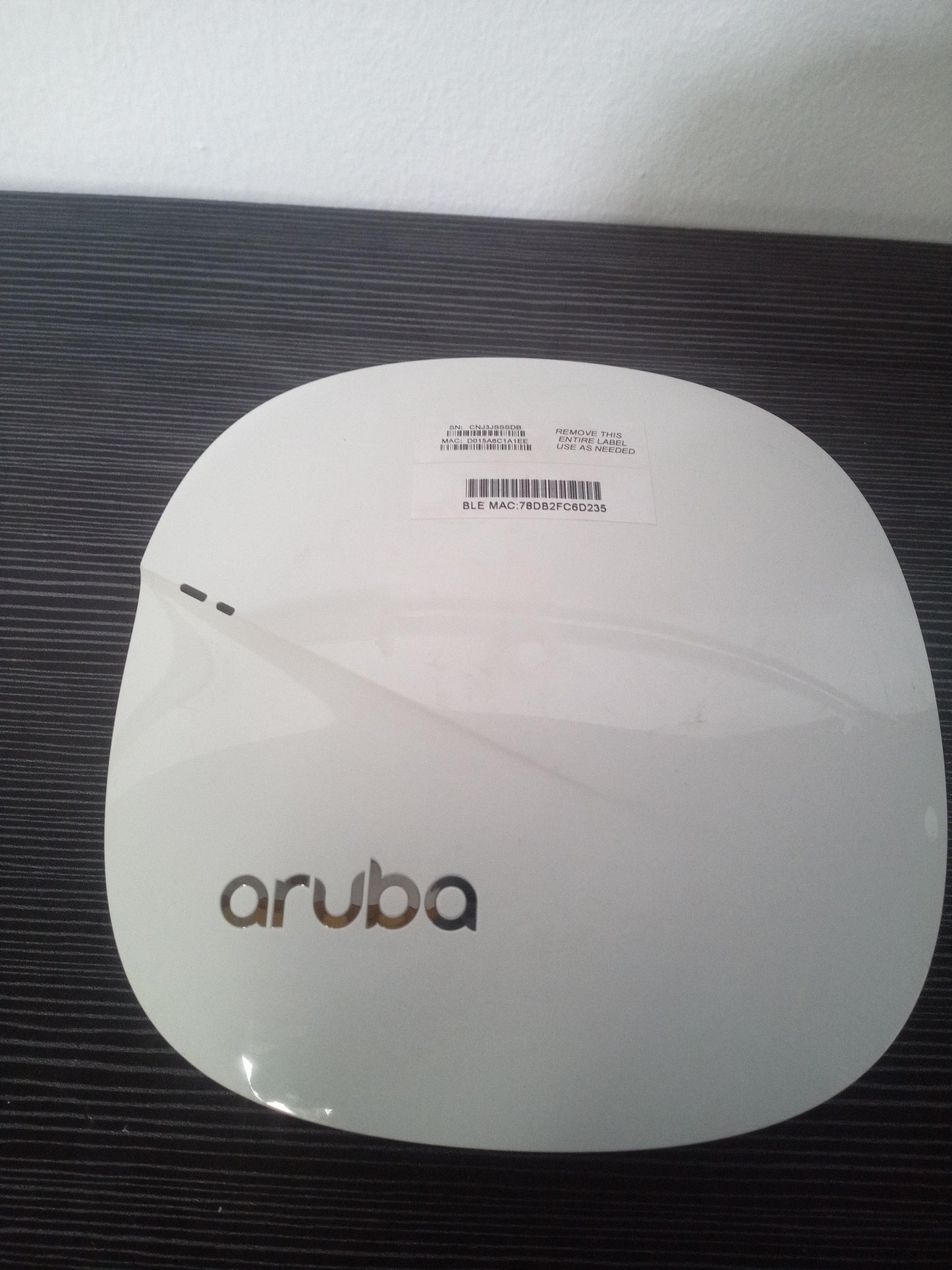 Aruba APIN0305 Wireless Access Point With Mounting Brackets – Refurb