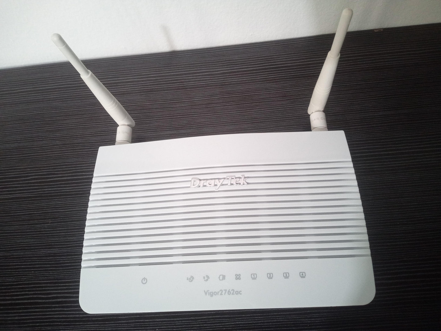 DrayTek Vigor2762ac Dual-WAN VDSL2/ADSL2+ AC1200 VPN Firewall Router Only – Pre-Owned