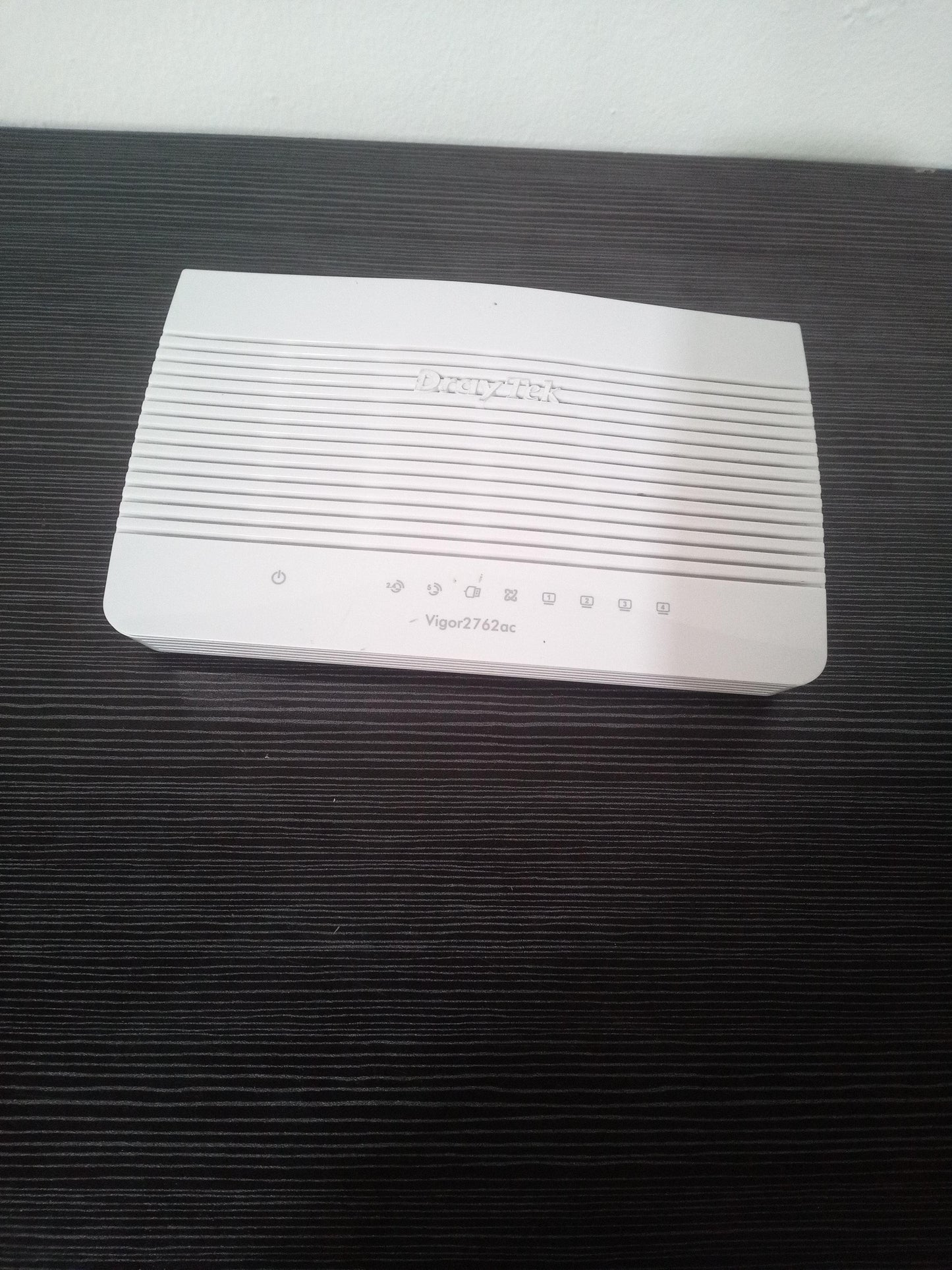 DrayTek Vigor2762ac Dual-WAN VDSL2/ADSL2+ AC1200 VPN Firewall Router Only – Pre-Owned