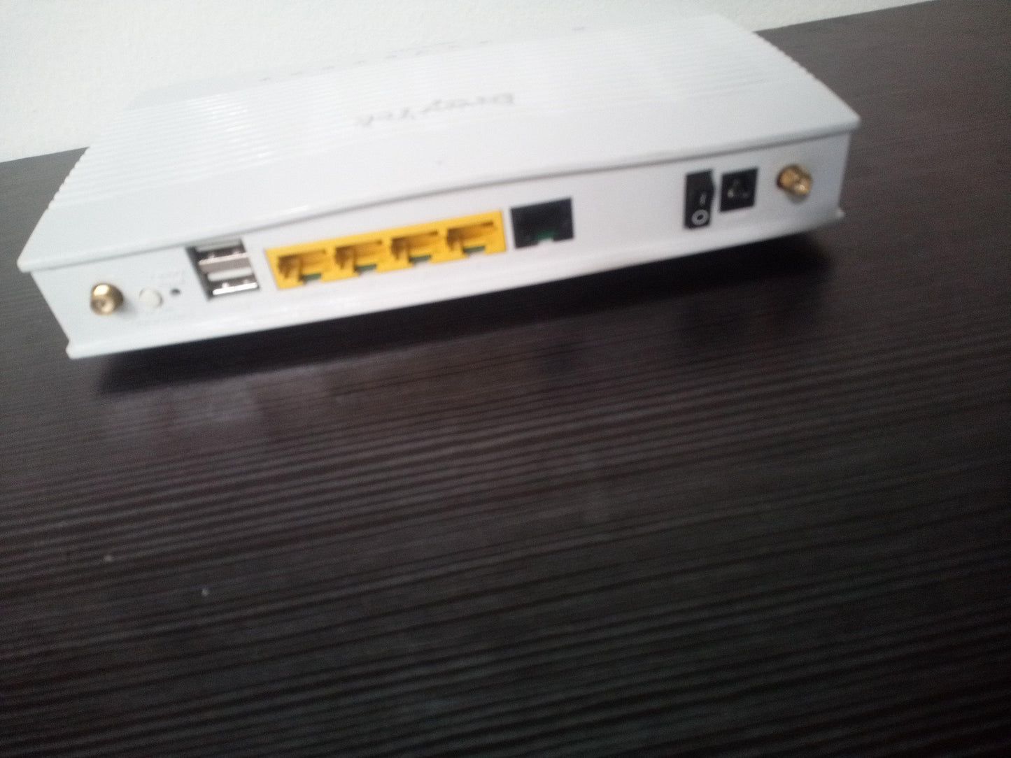 DrayTek Vigor2762ac Dual-WAN VDSL2/ADSL2+ AC1200 VPN Firewall Router Only – Pre-Owned