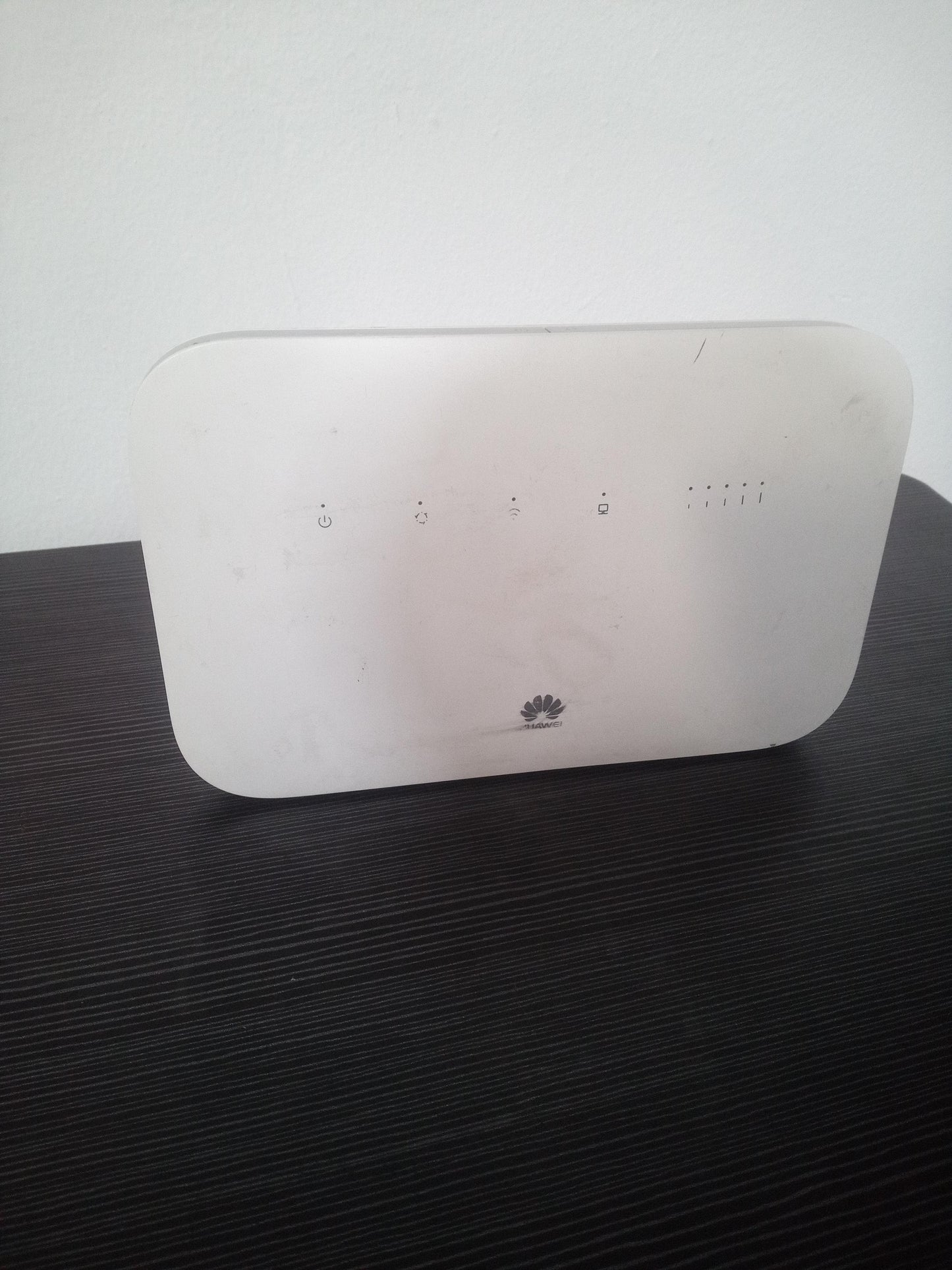 Huawei B612s-25d CAT6 4G Wireless Router - Pre-Owned