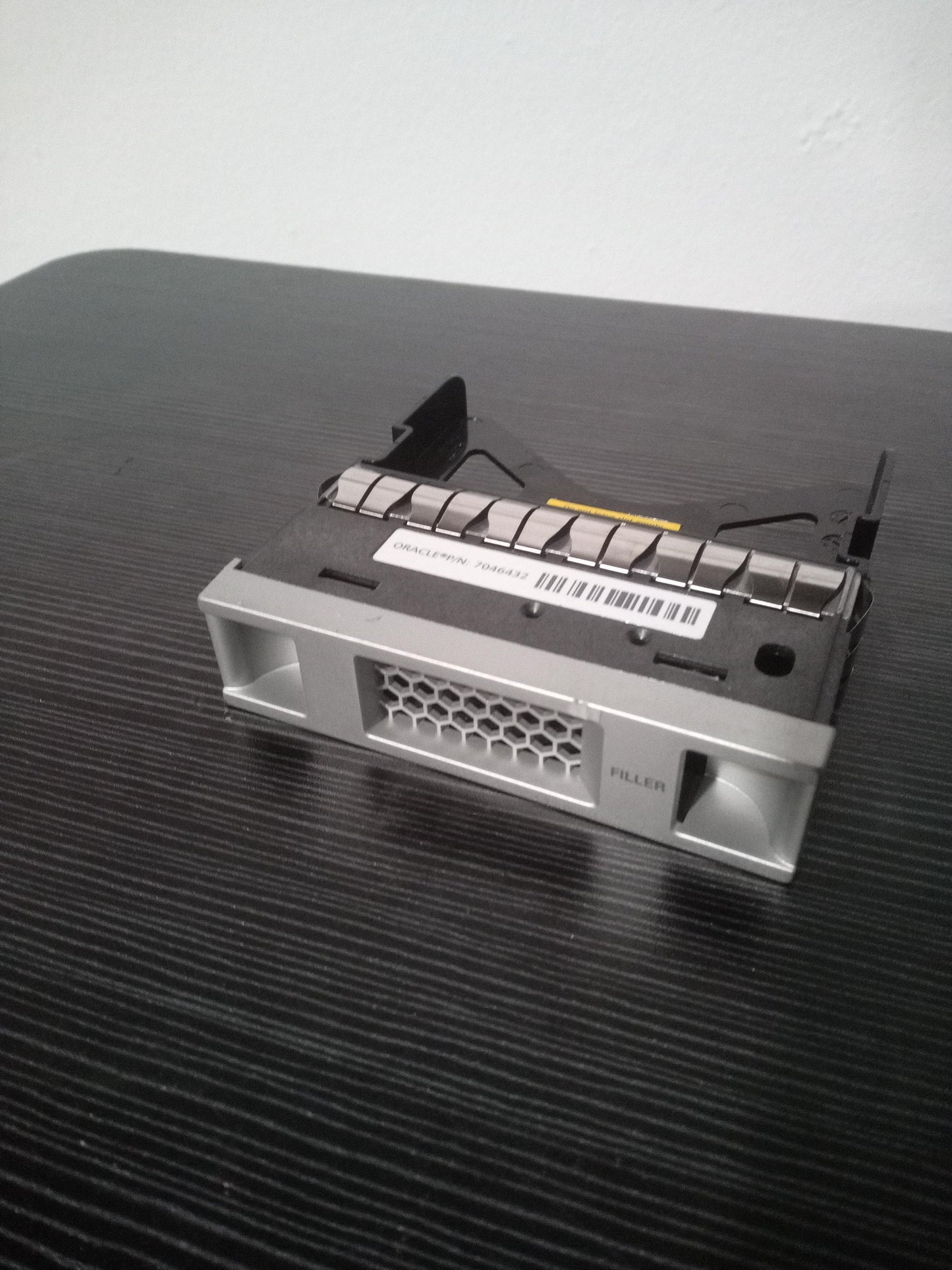 SUN Oracle 7046432 3.5 Inch HDD Blank Filler Tray – Pre-Owned