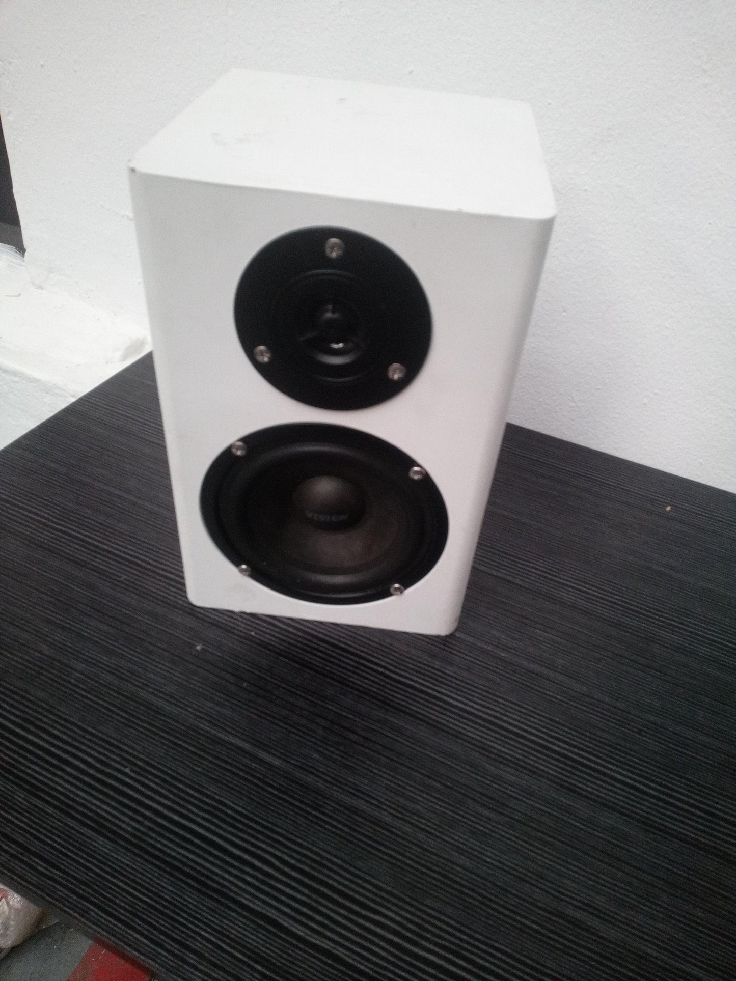 Vision SP-1100P 20W White 2-Way Active Loudspeaker – Pre-Owned