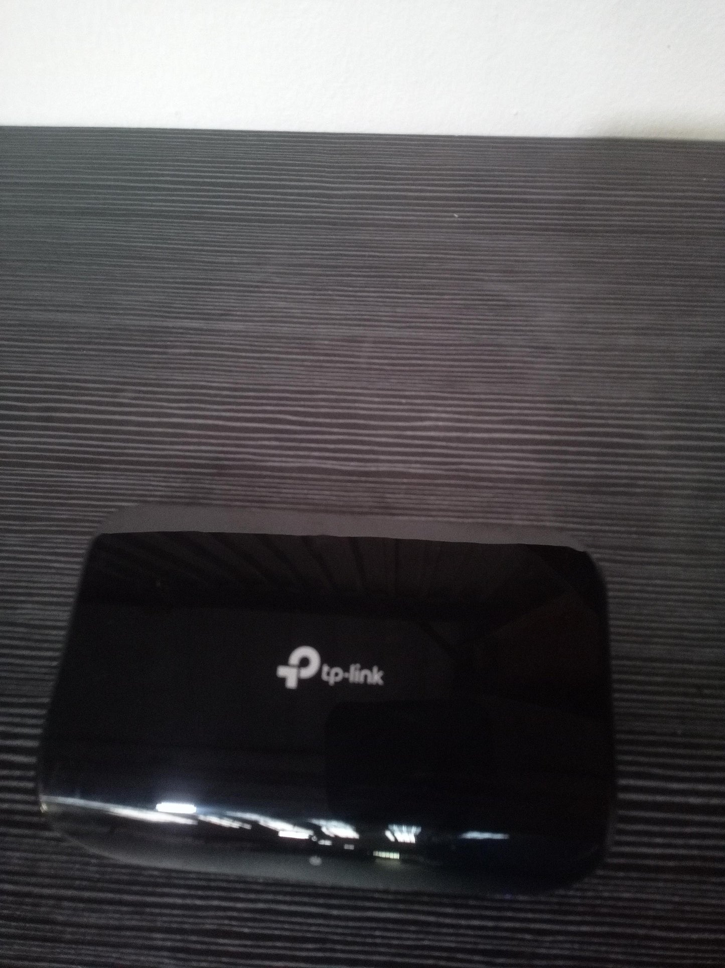 TP-Link TL-SG1005D 5-Port Gigabit Desktop Switch – Pre-Owned
