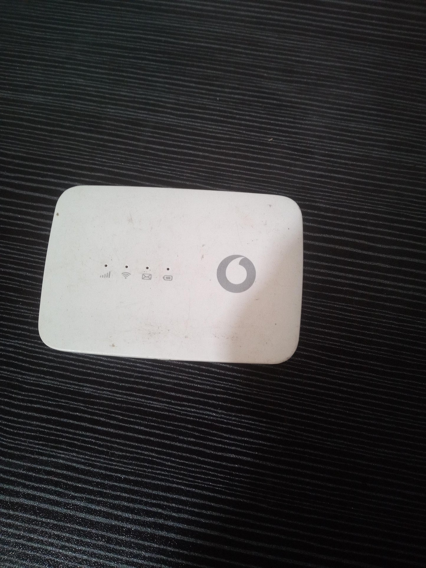 Vodafone R219T 4G LTE WiFi Router – No Battery – Pre-Owned