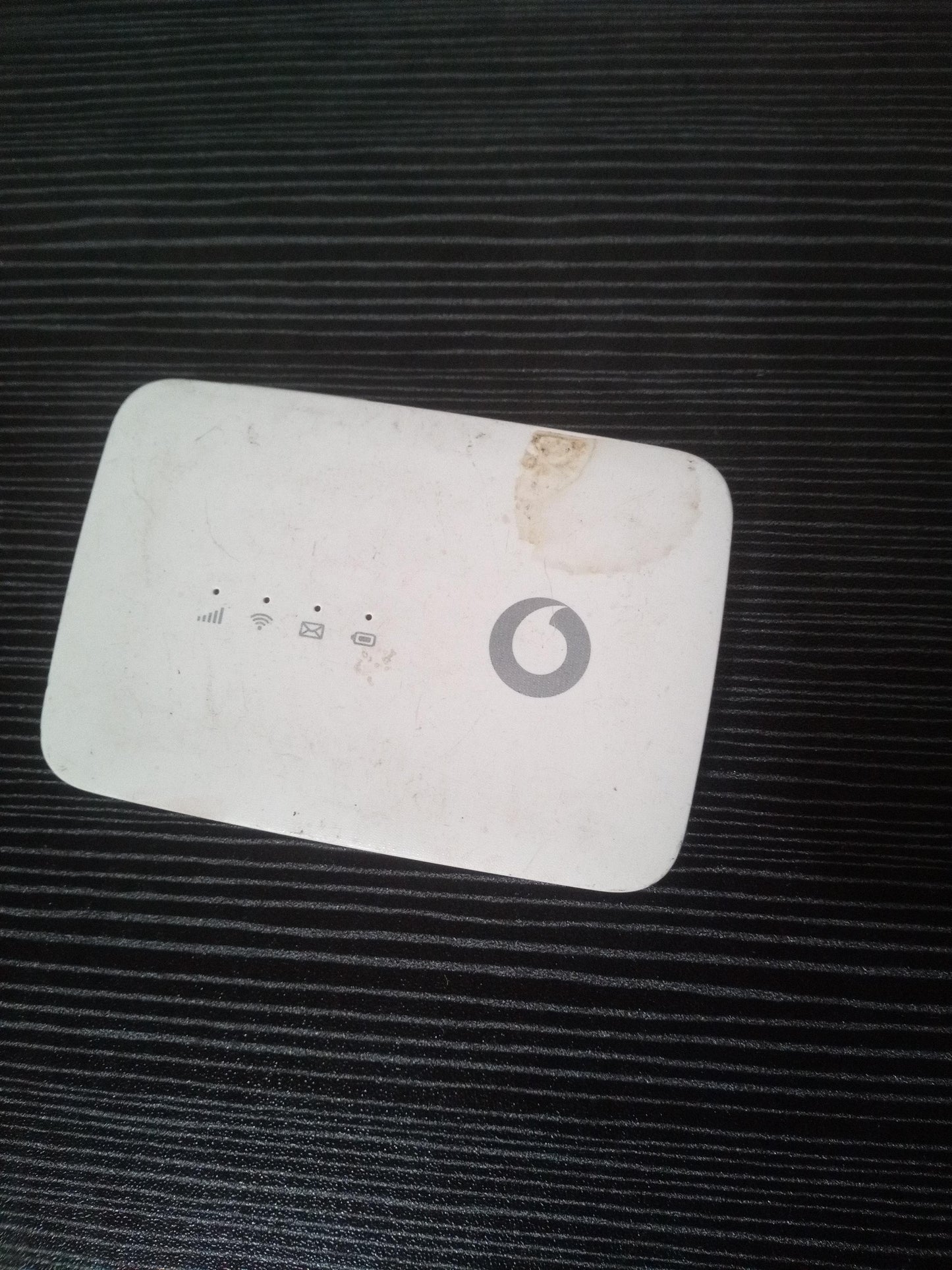 Vodafone R219T 4G LTE WiFi Router – No Battery – Pre-Owned