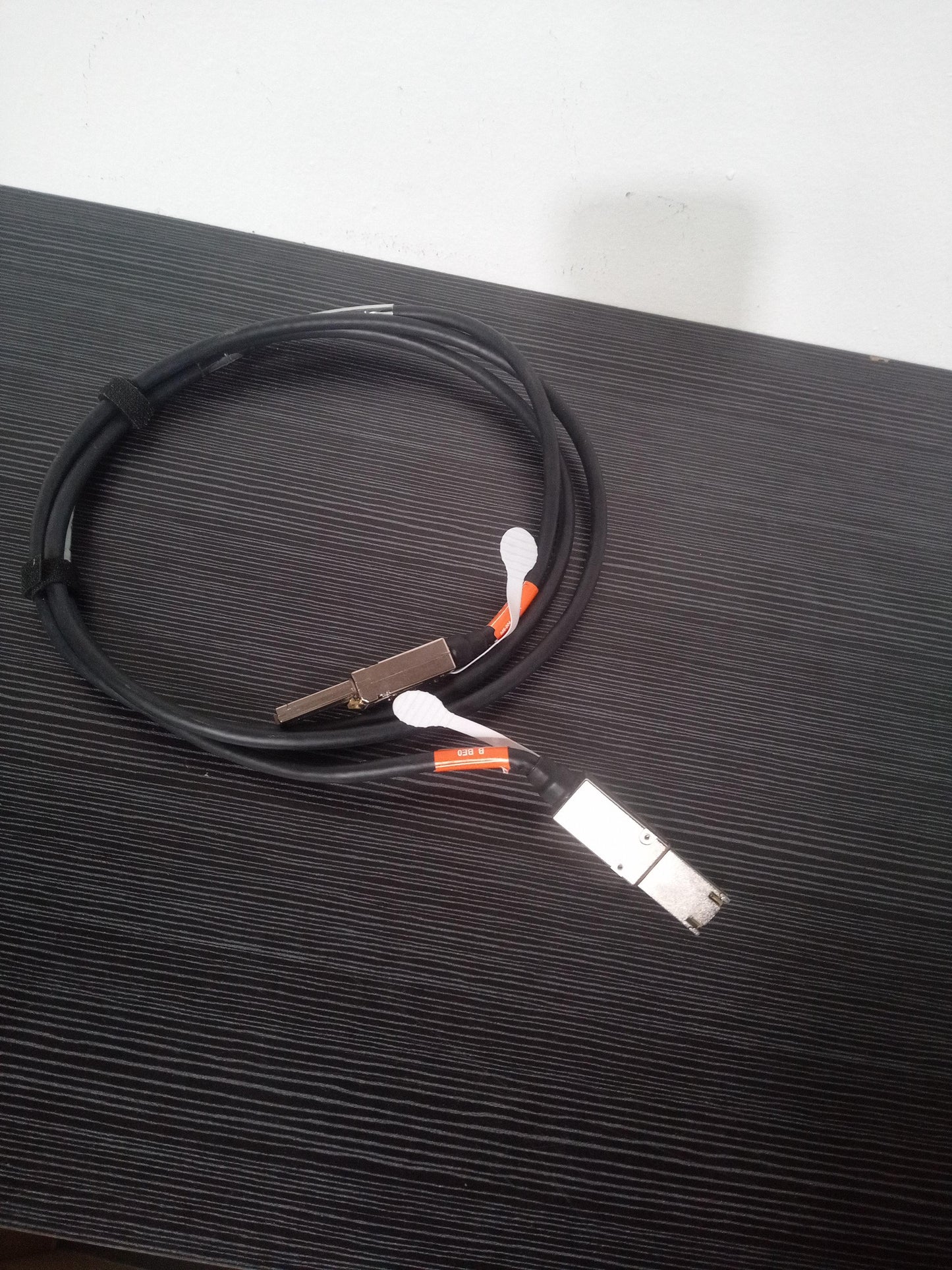 Amphenol 038-003-787 Mini-SAS External SFF-8088 to SFF-8088 Cable – 2M – Pre-Owned