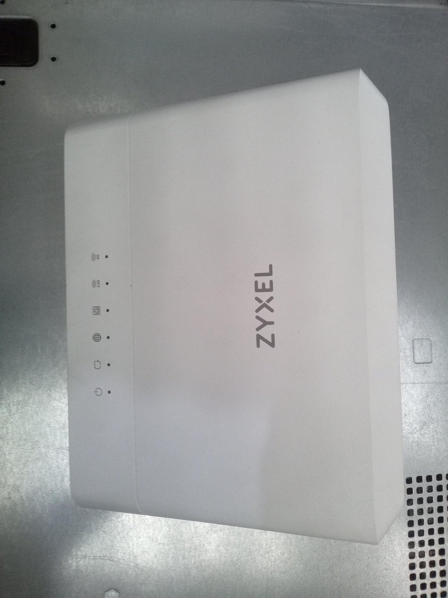 Zyxel EMG3525-T50B Dual-Band Wireless AC1200 Gigabit Ethernet Gateway – Refurb